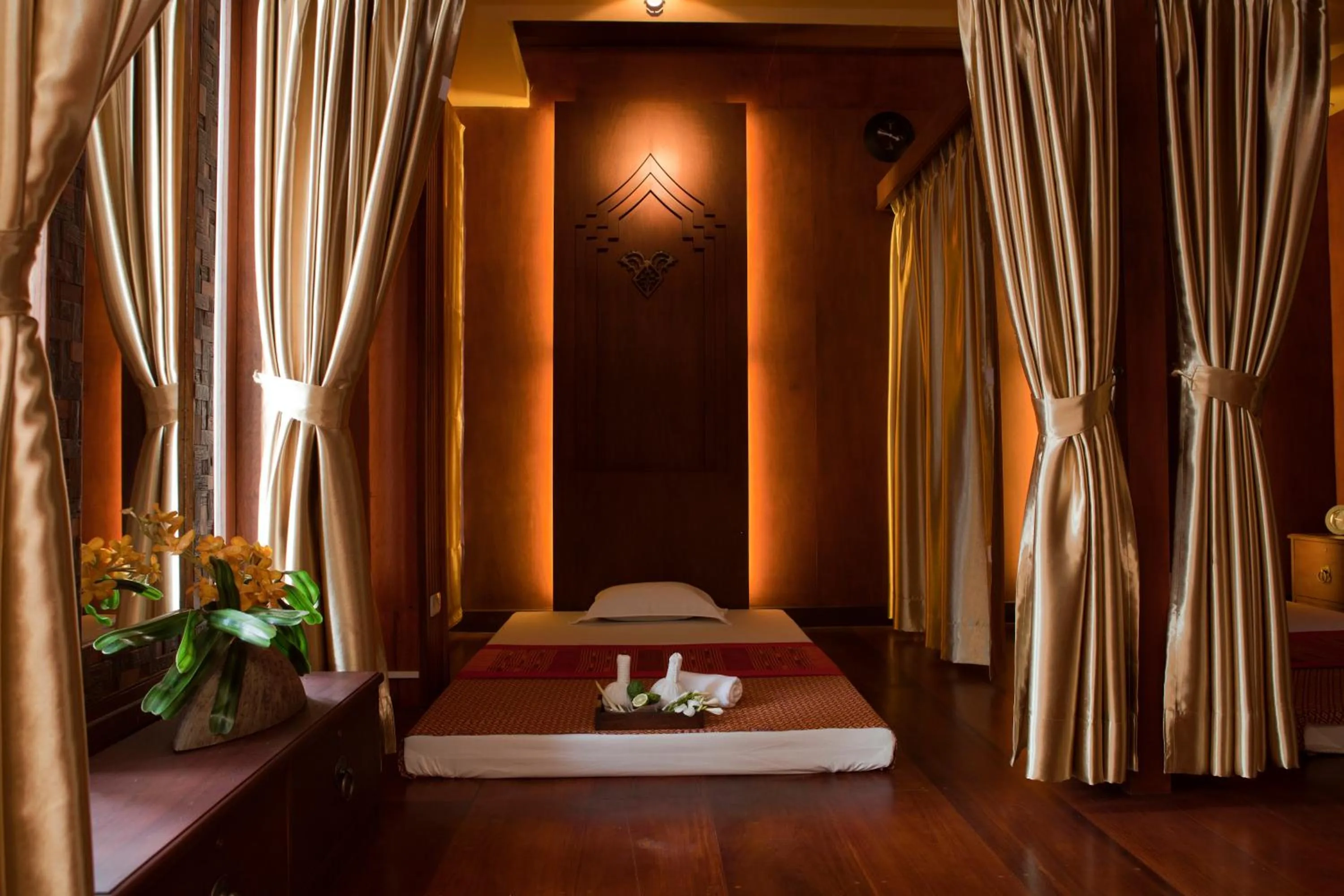 Massage, Bed in Salana Boutique Hotel