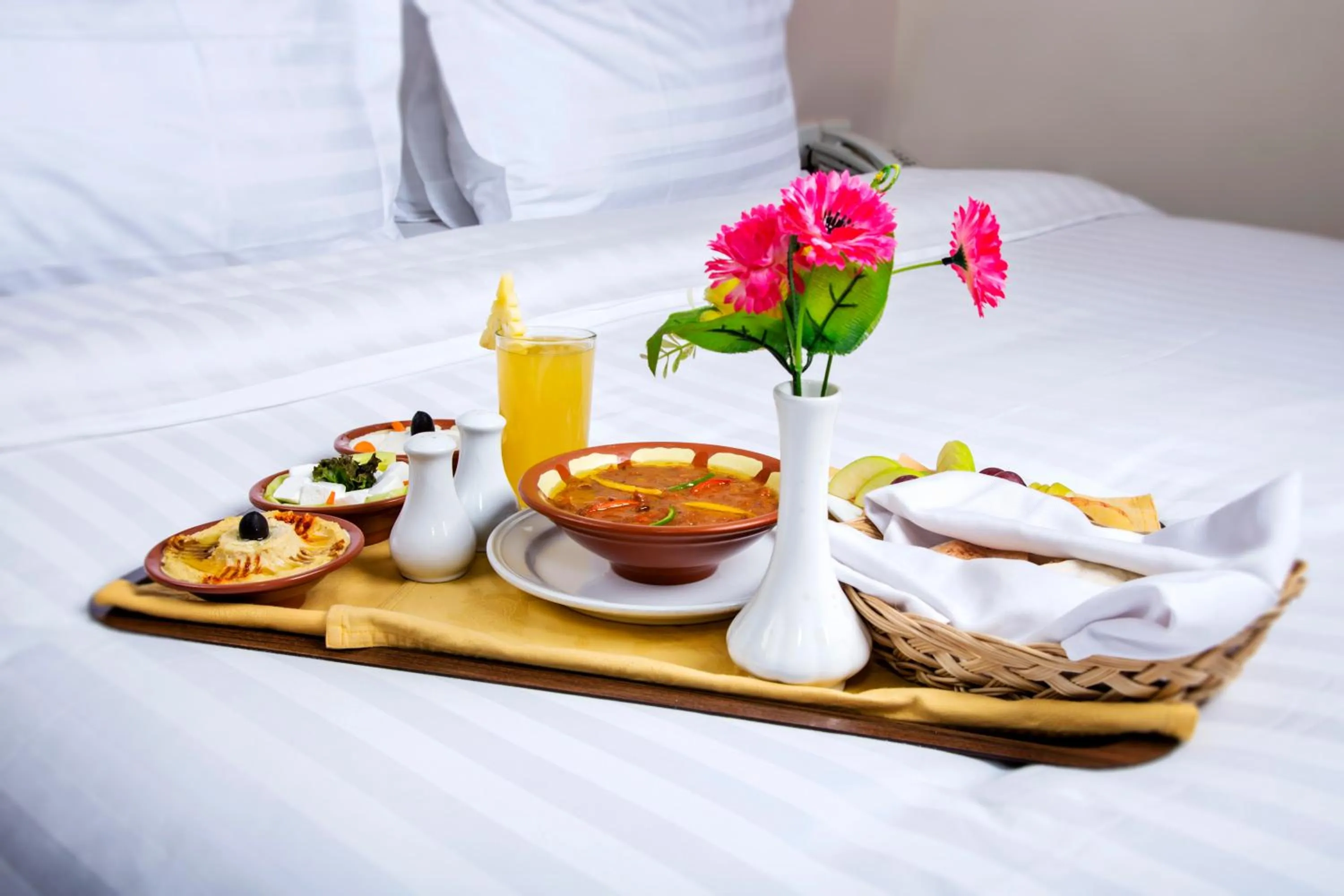 Breakfast, Bed in Marco Polo Hotel