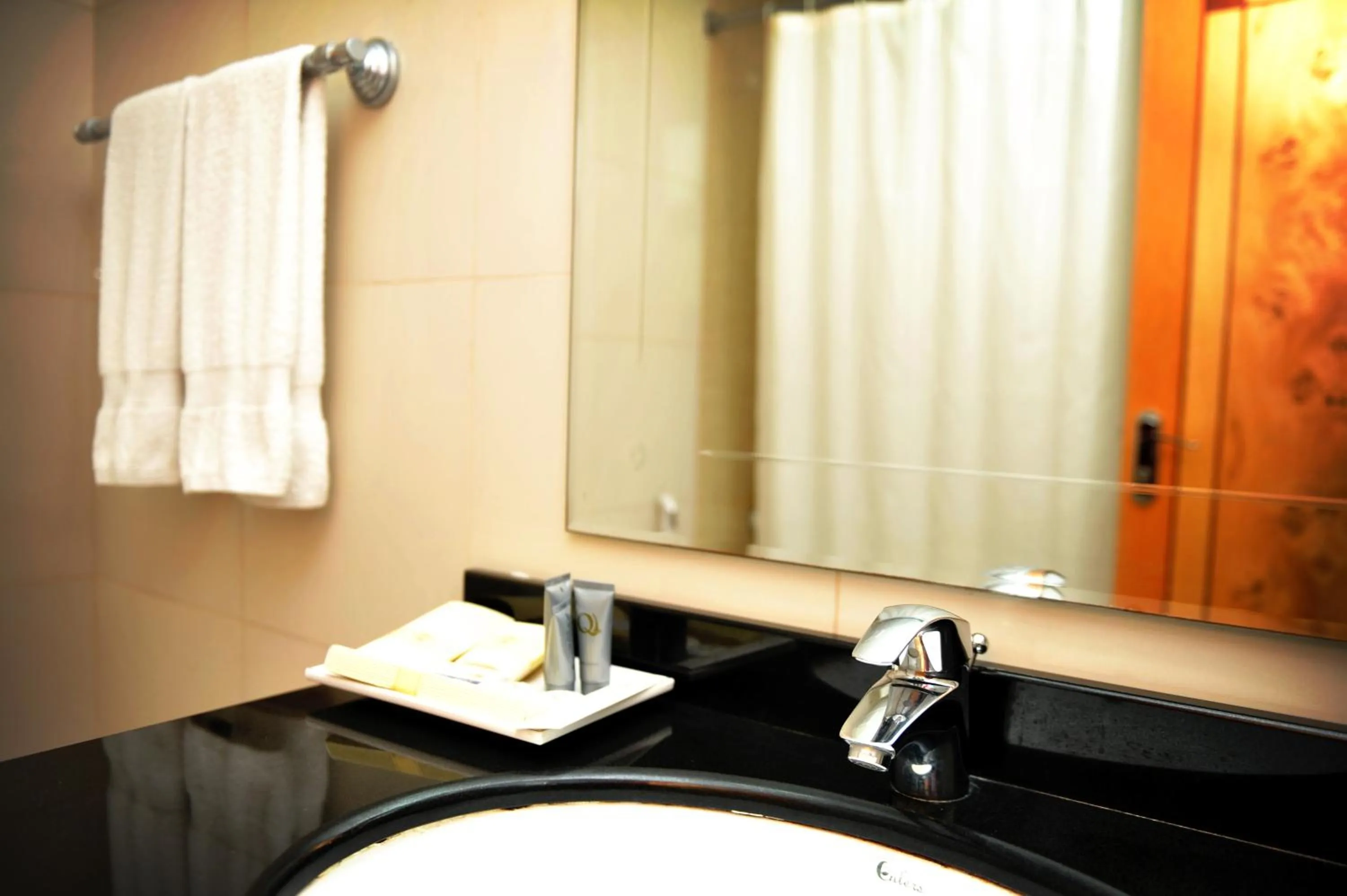 Bathroom in Marco Polo Hotel