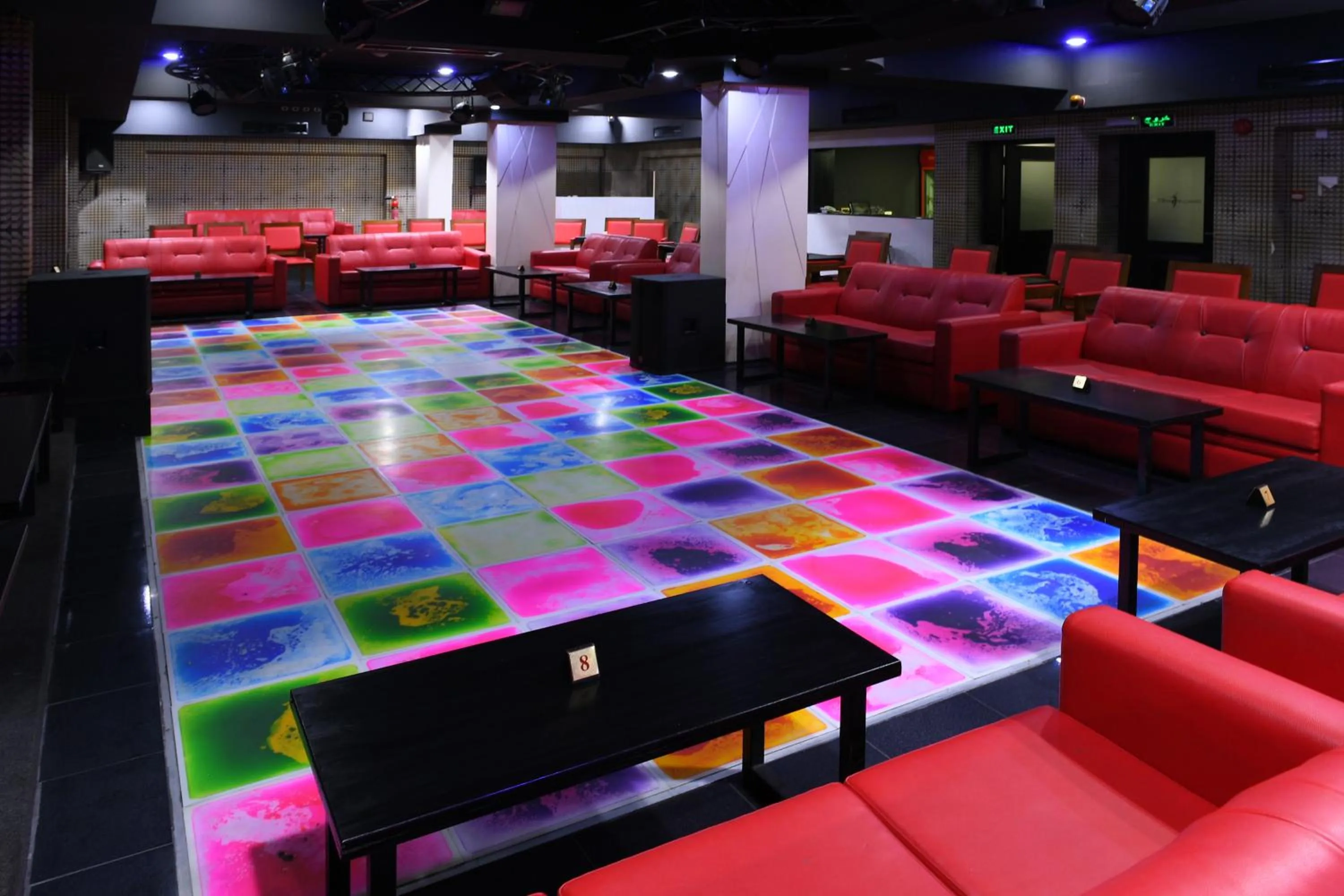 Restaurant/places to eat in Marco Polo Hotel