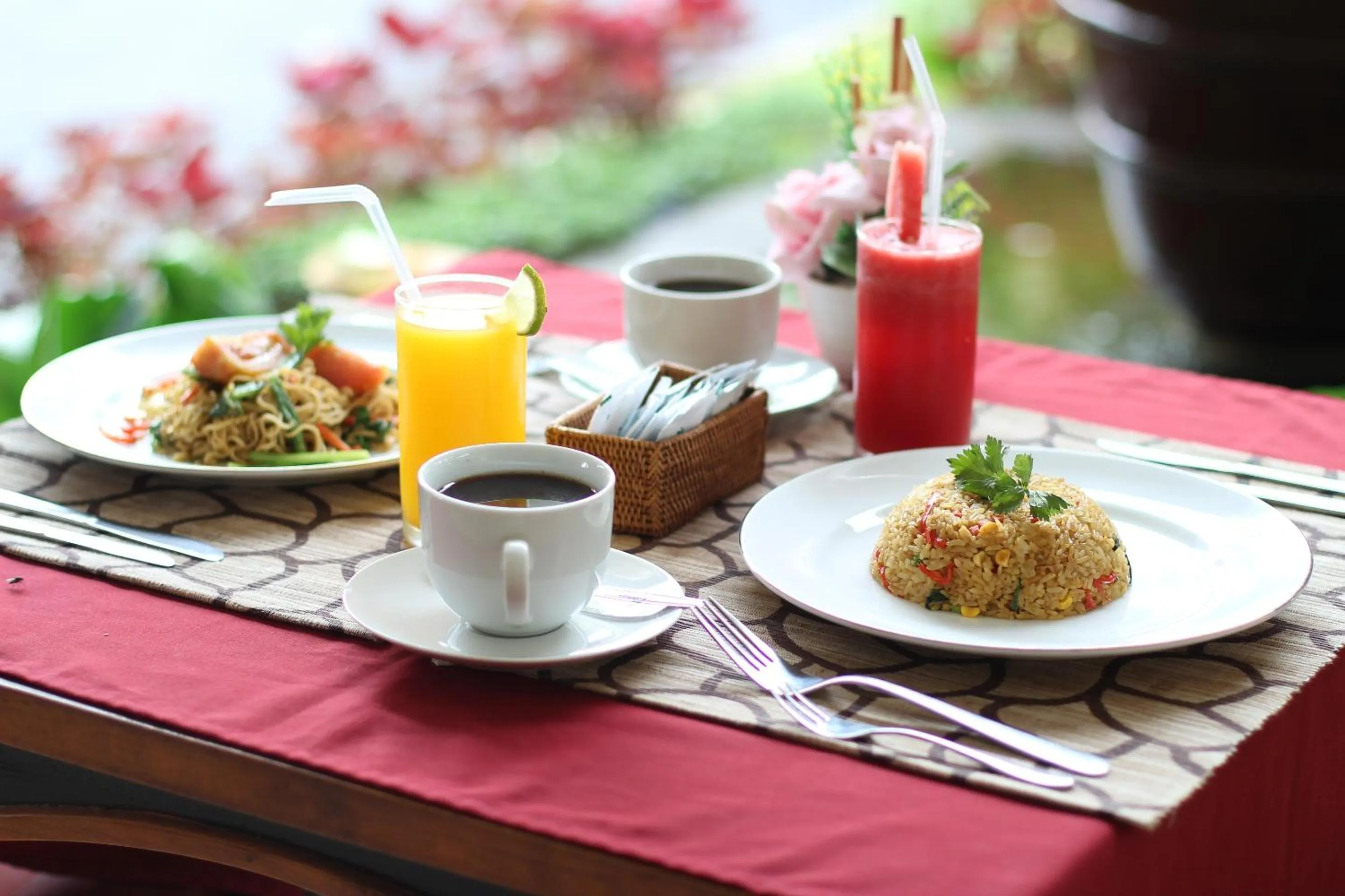 Restaurant/places to eat in Putri Ayu Cottages