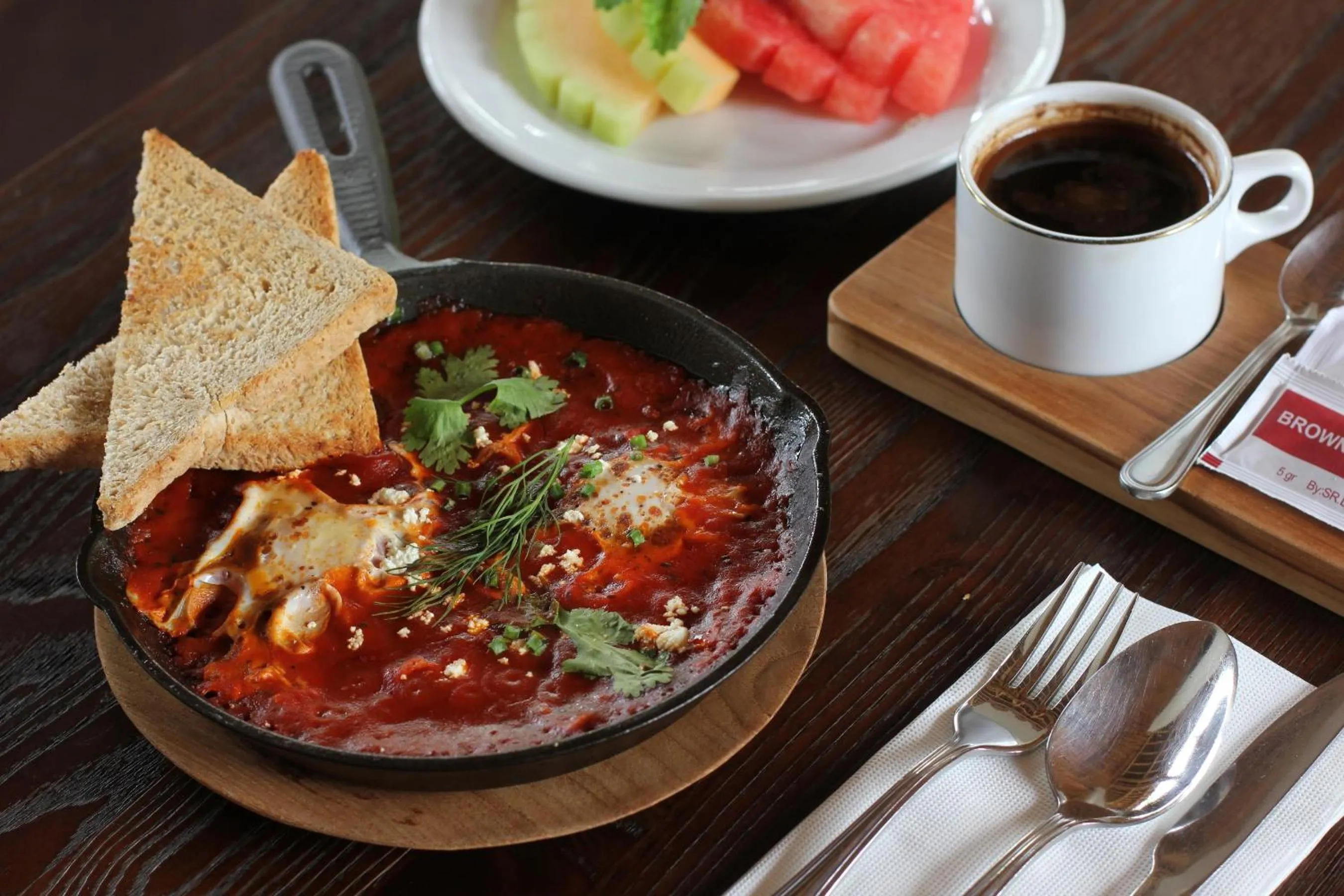 Breakfast in Putri Ayu Cottages