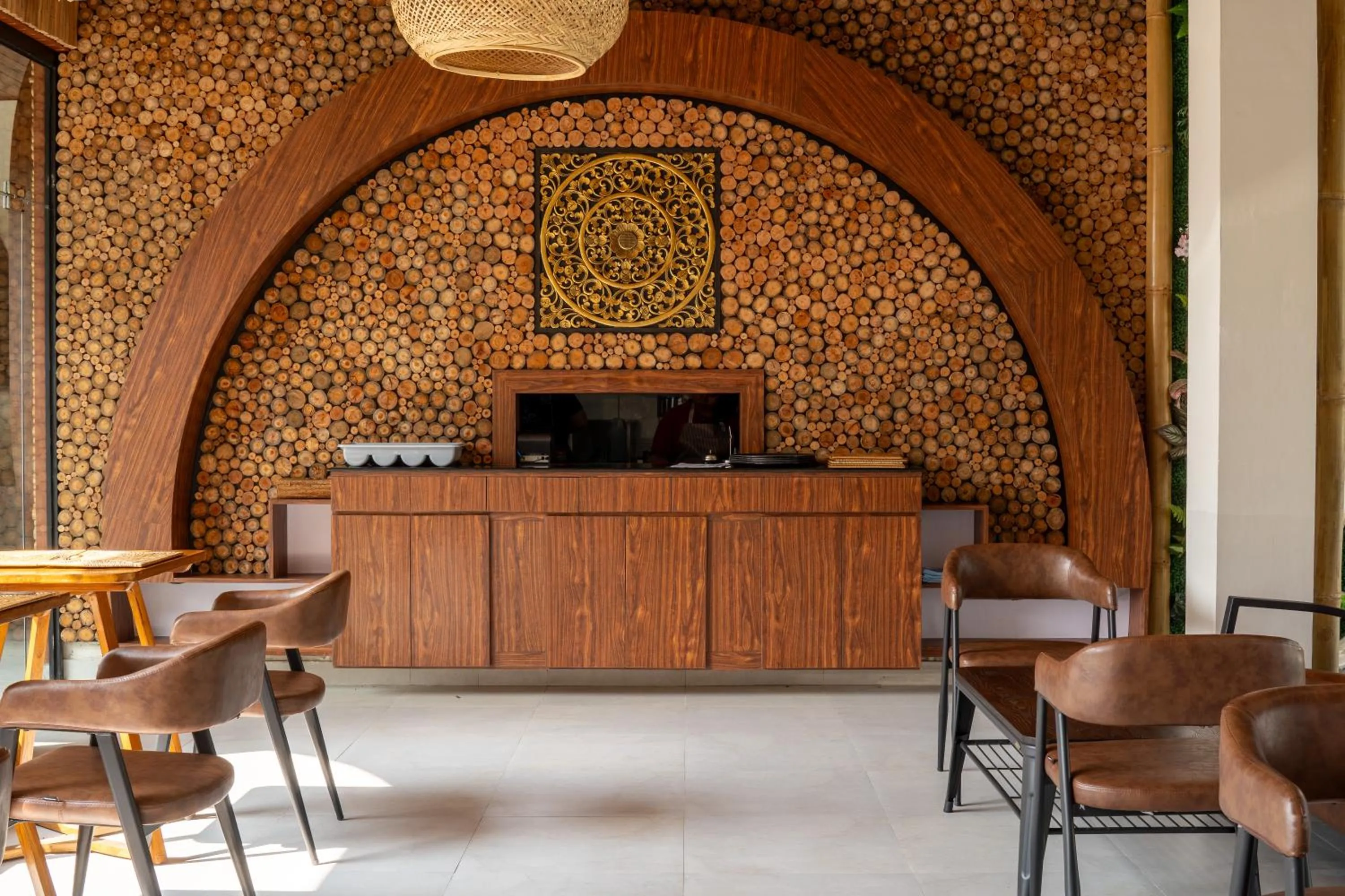 Restaurant/places to eat in Putri Ayu Cottages