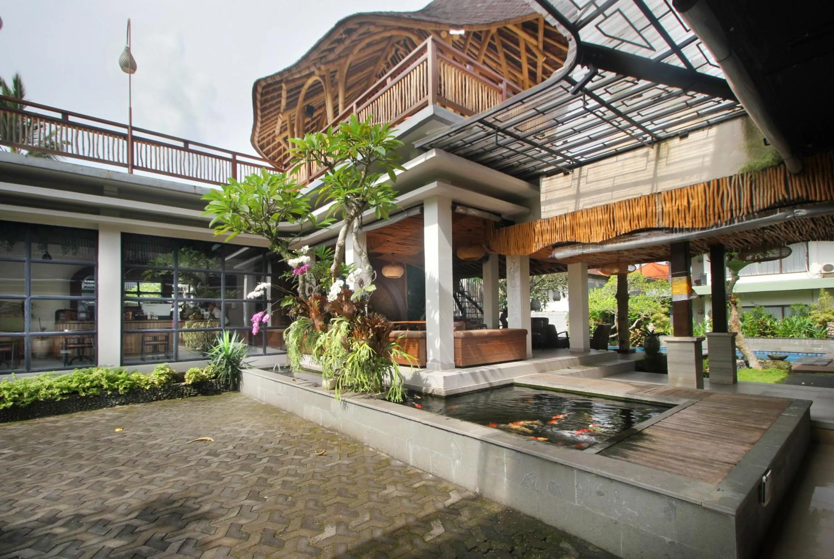 Restaurant/places to eat in Putri Ayu Cottages