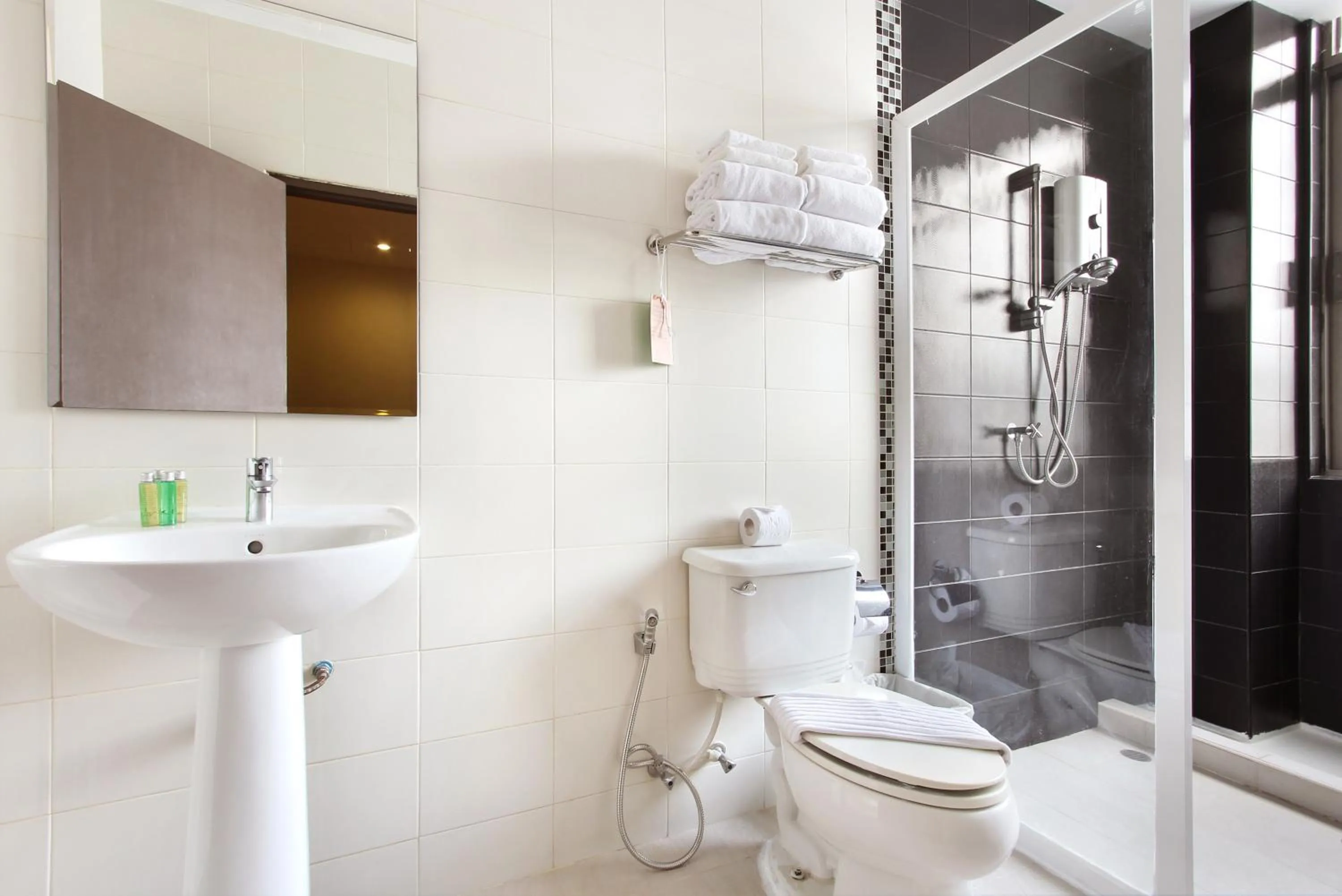 Bathroom in D Varee Xpress Makkasan Hotel