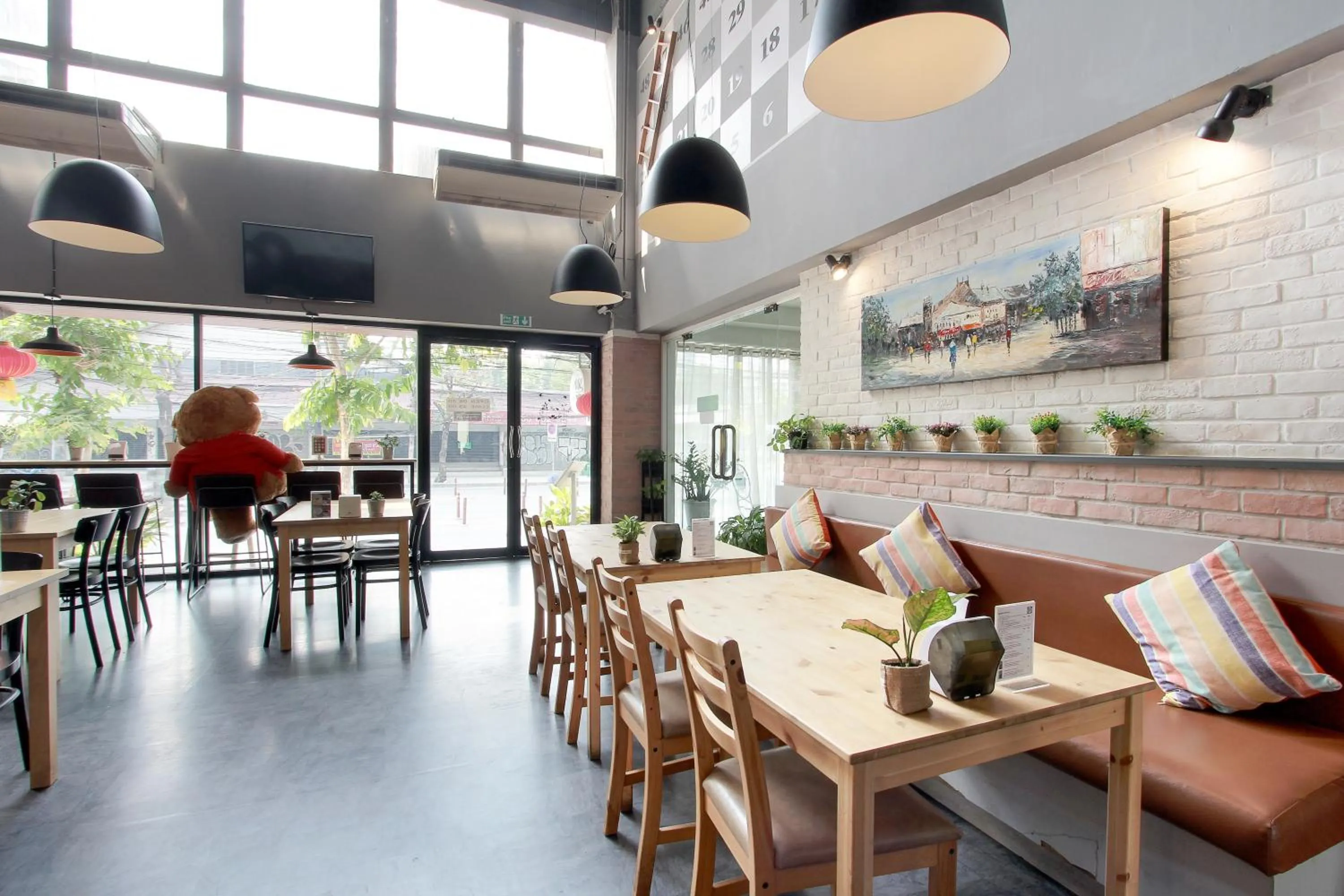 Restaurant/Places to Eat in D Varee Xpress Makkasan Hotel