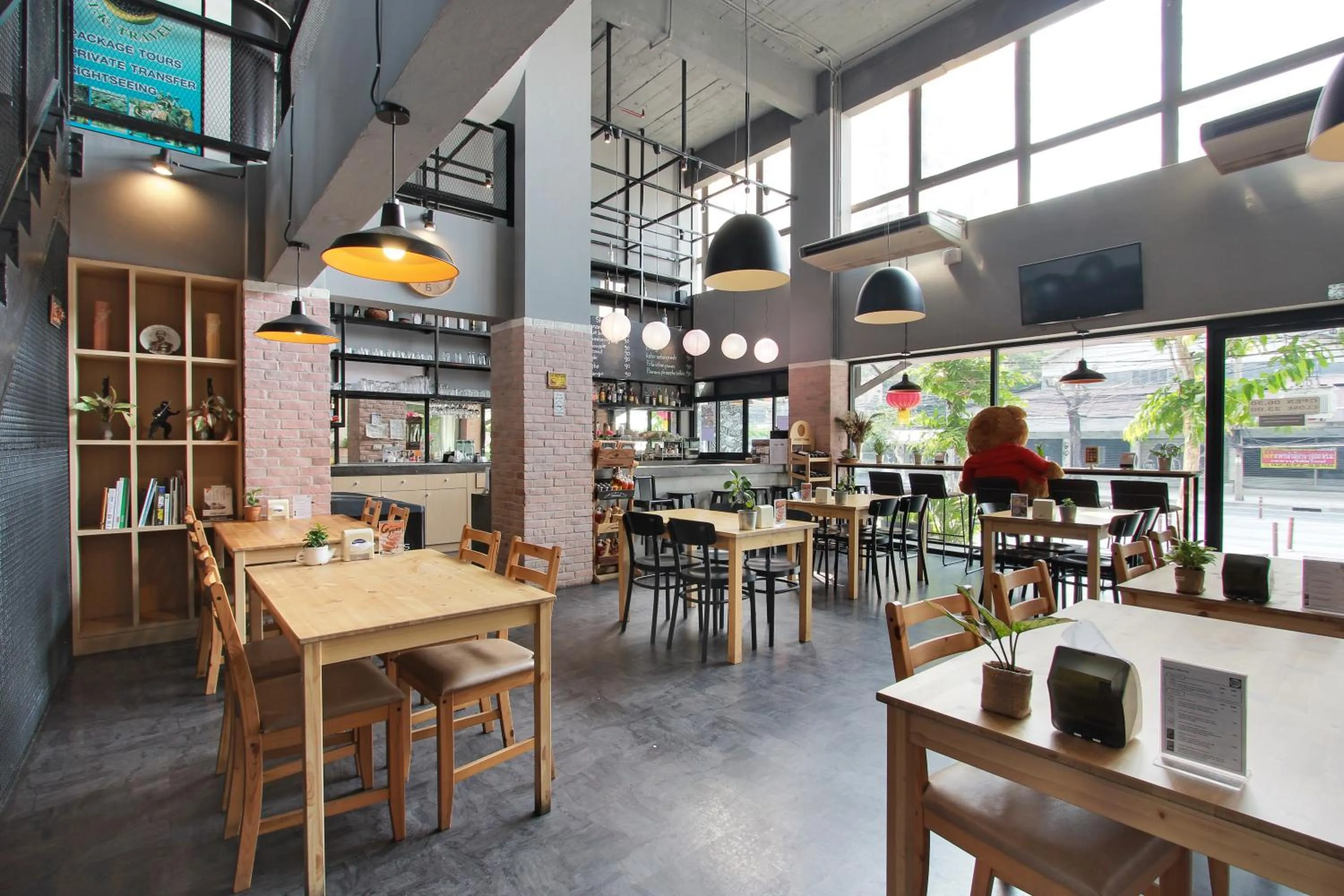 Restaurant/Places to Eat in D Varee Xpress Makkasan Hotel