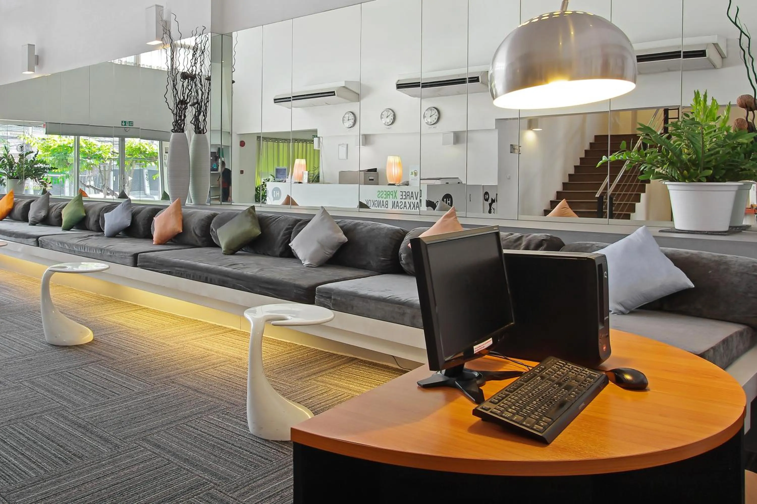 Lobby or reception in D Varee Xpress Makkasan Hotel