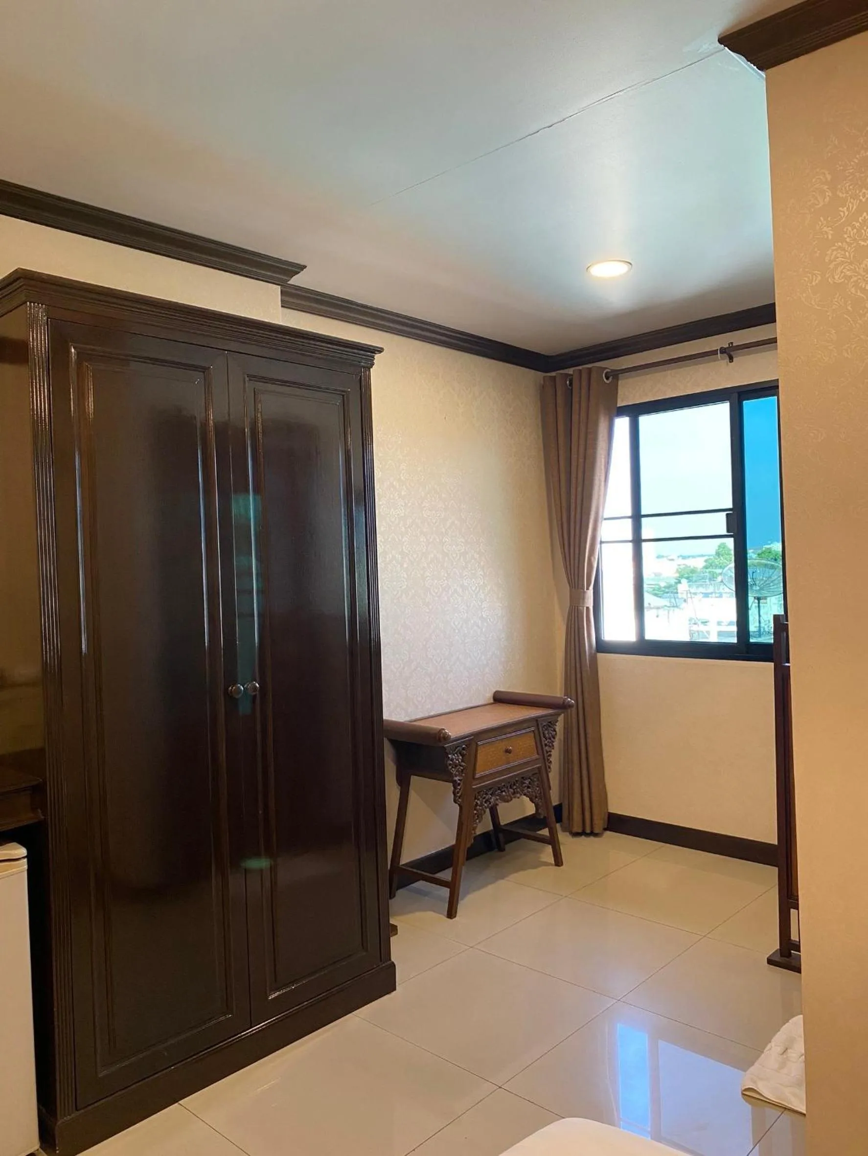 wardrobe in Romena Grand Hotel