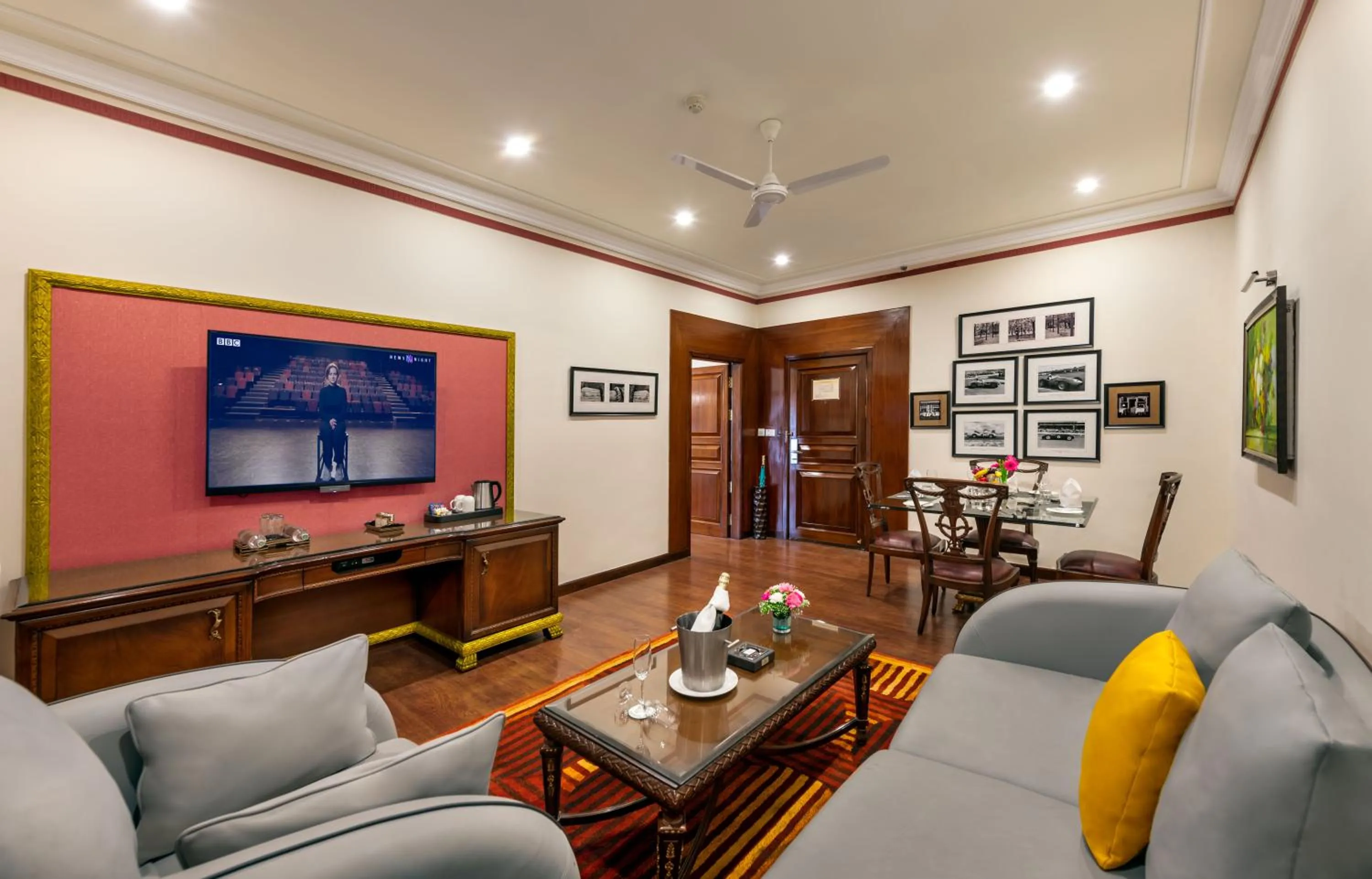 TV and multimedia in Mayfair Lagoon