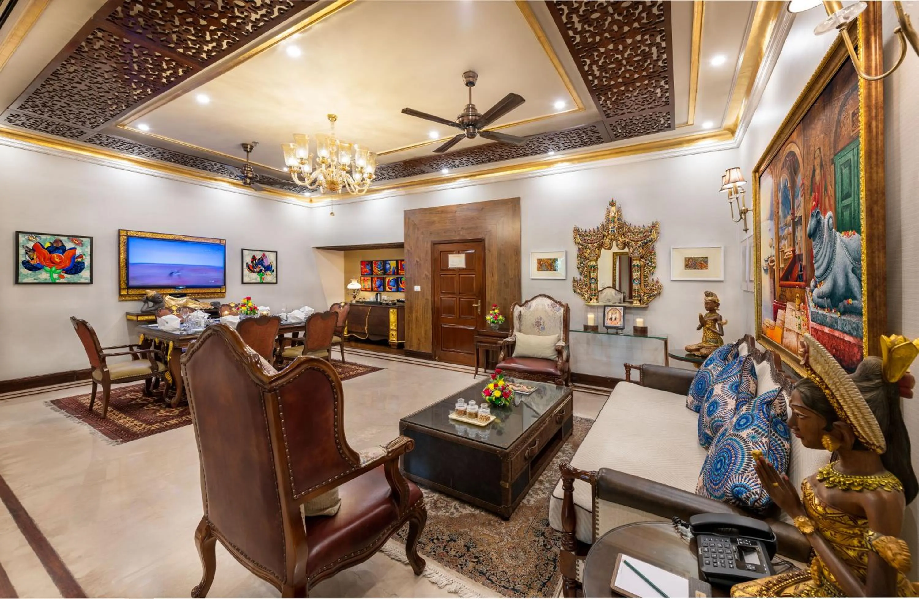 TV and multimedia in Mayfair Lagoon