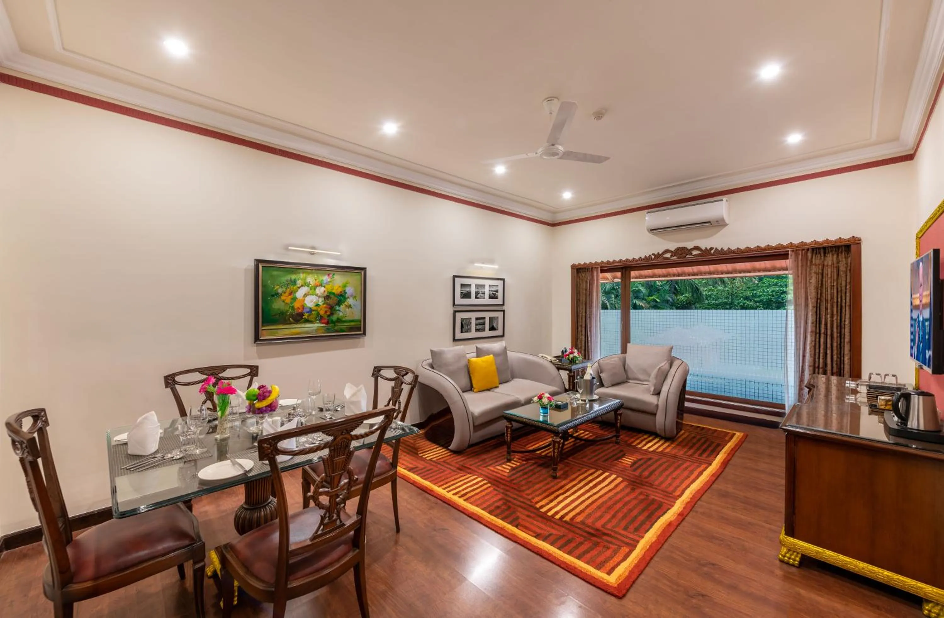 Seating area in Mayfair Lagoon