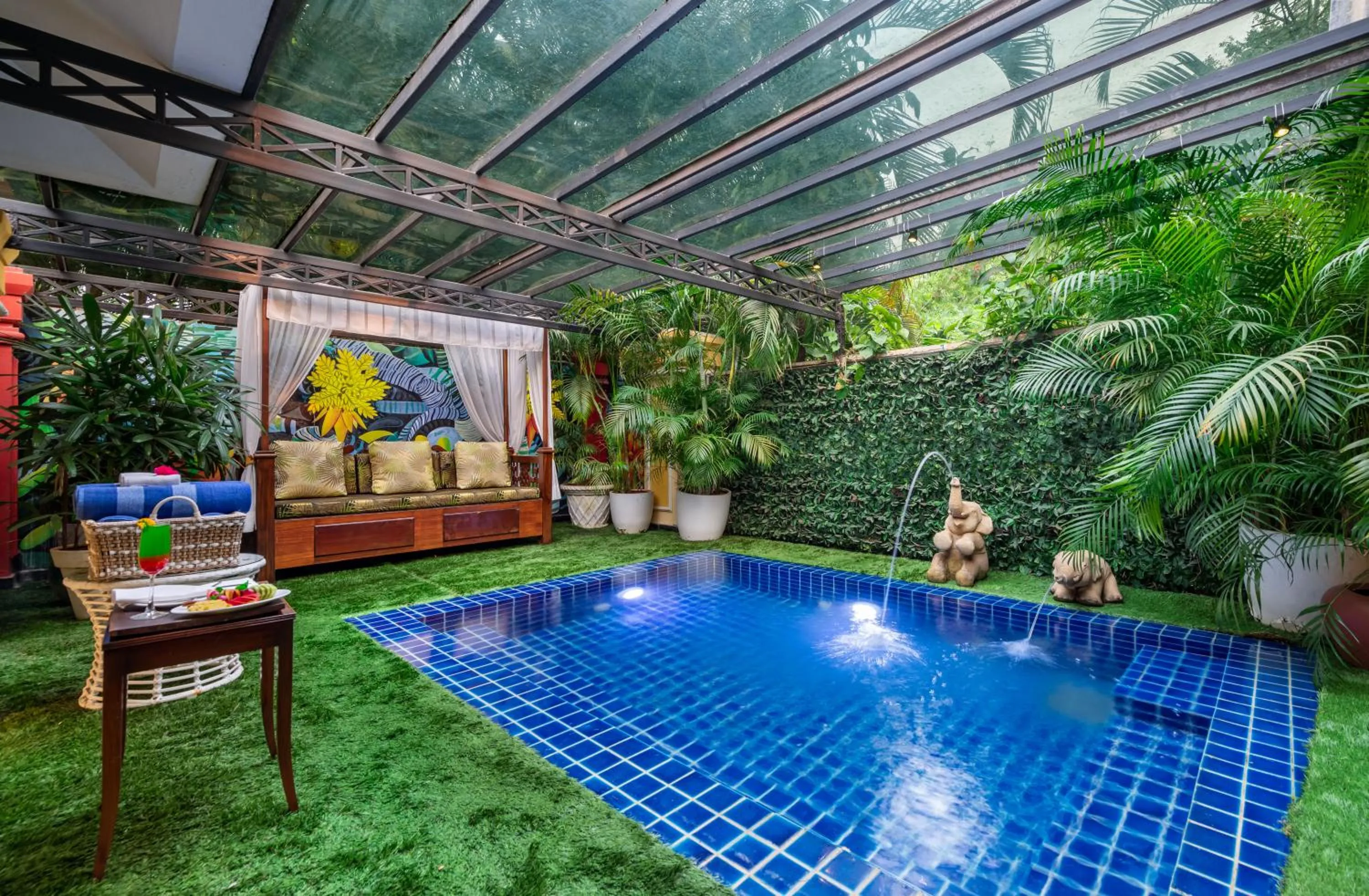 Pool view in Mayfair Lagoon