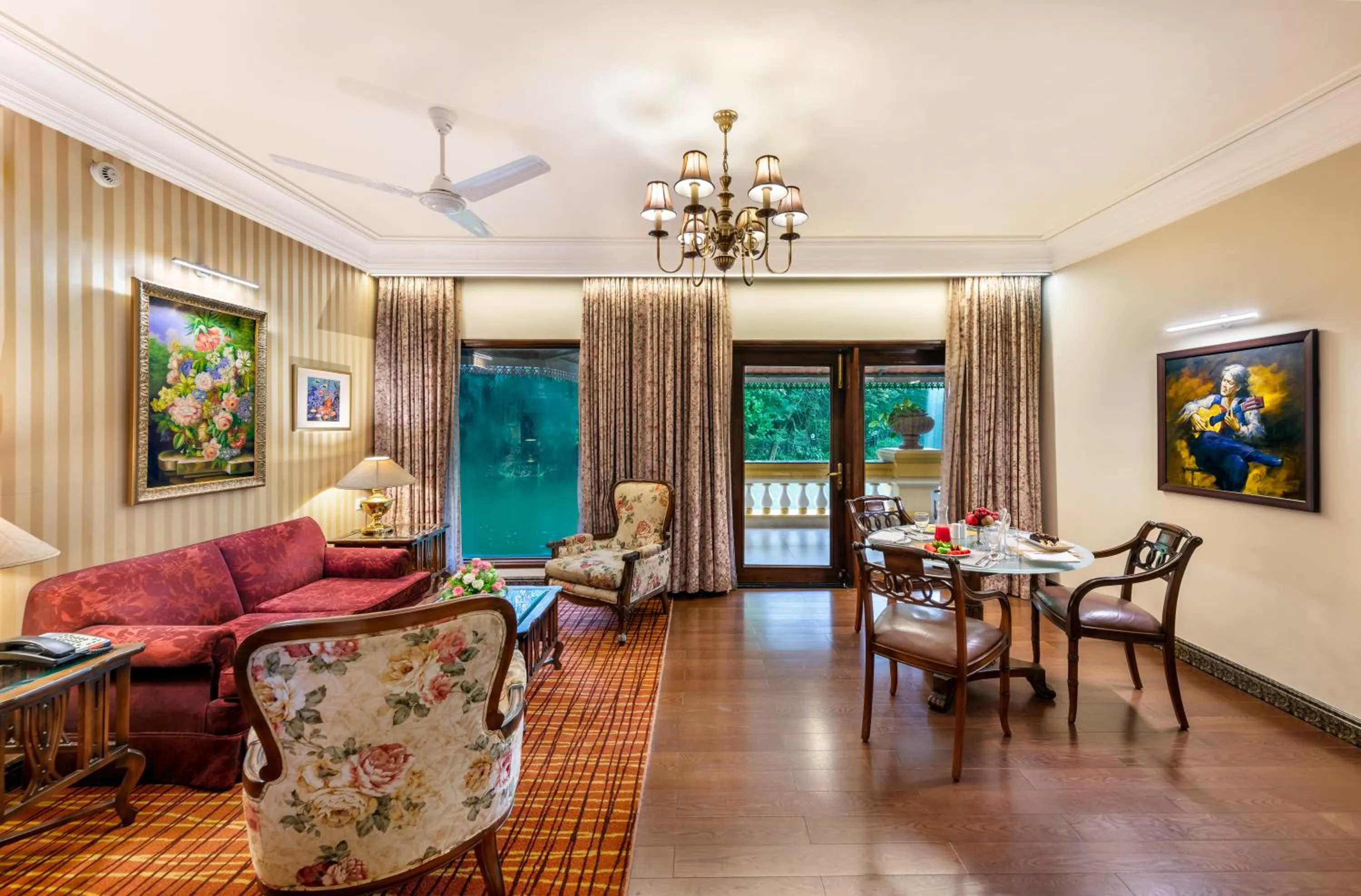 Seating area in Mayfair Lagoon
