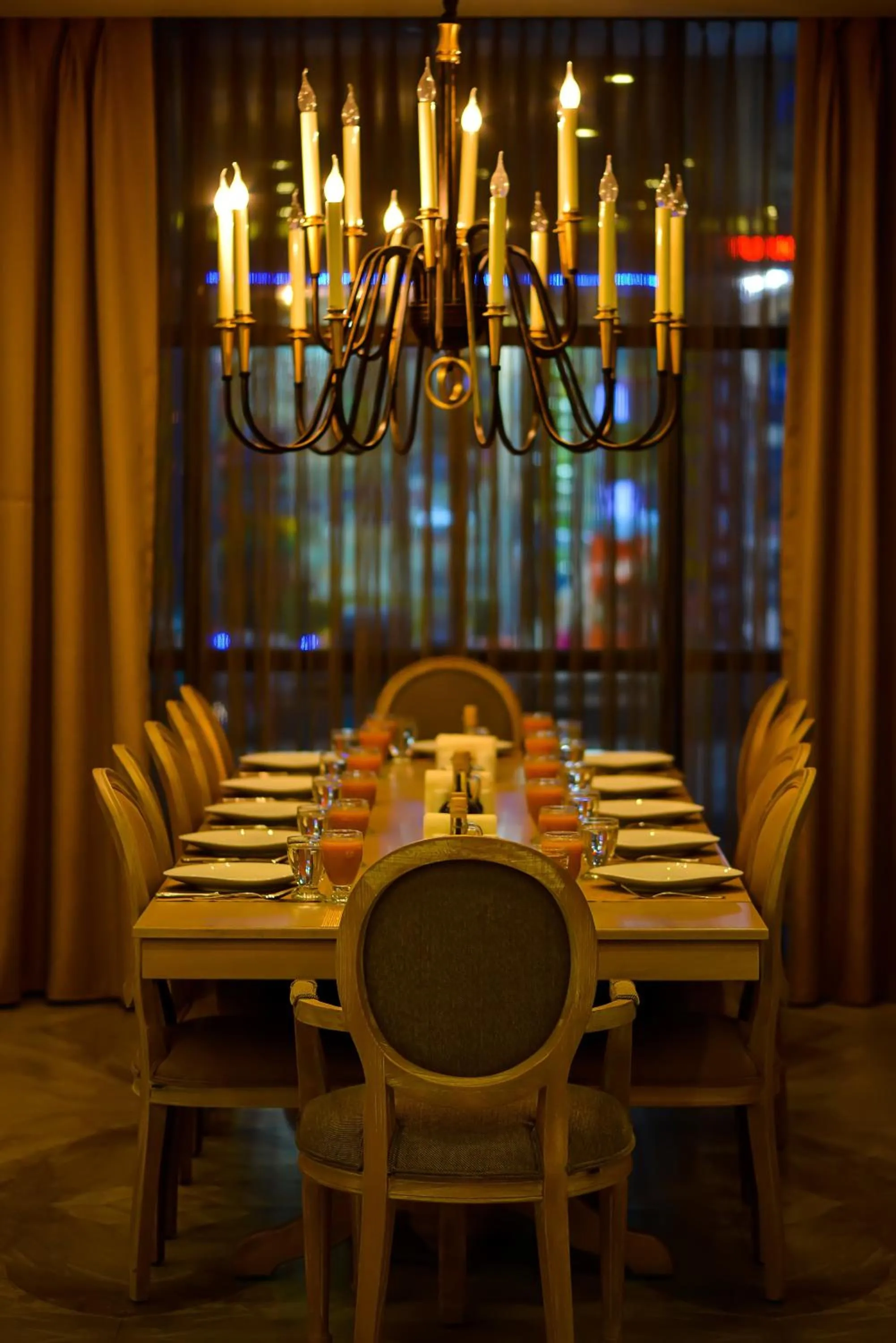 Restaurant/places to eat in Nobel Hotel