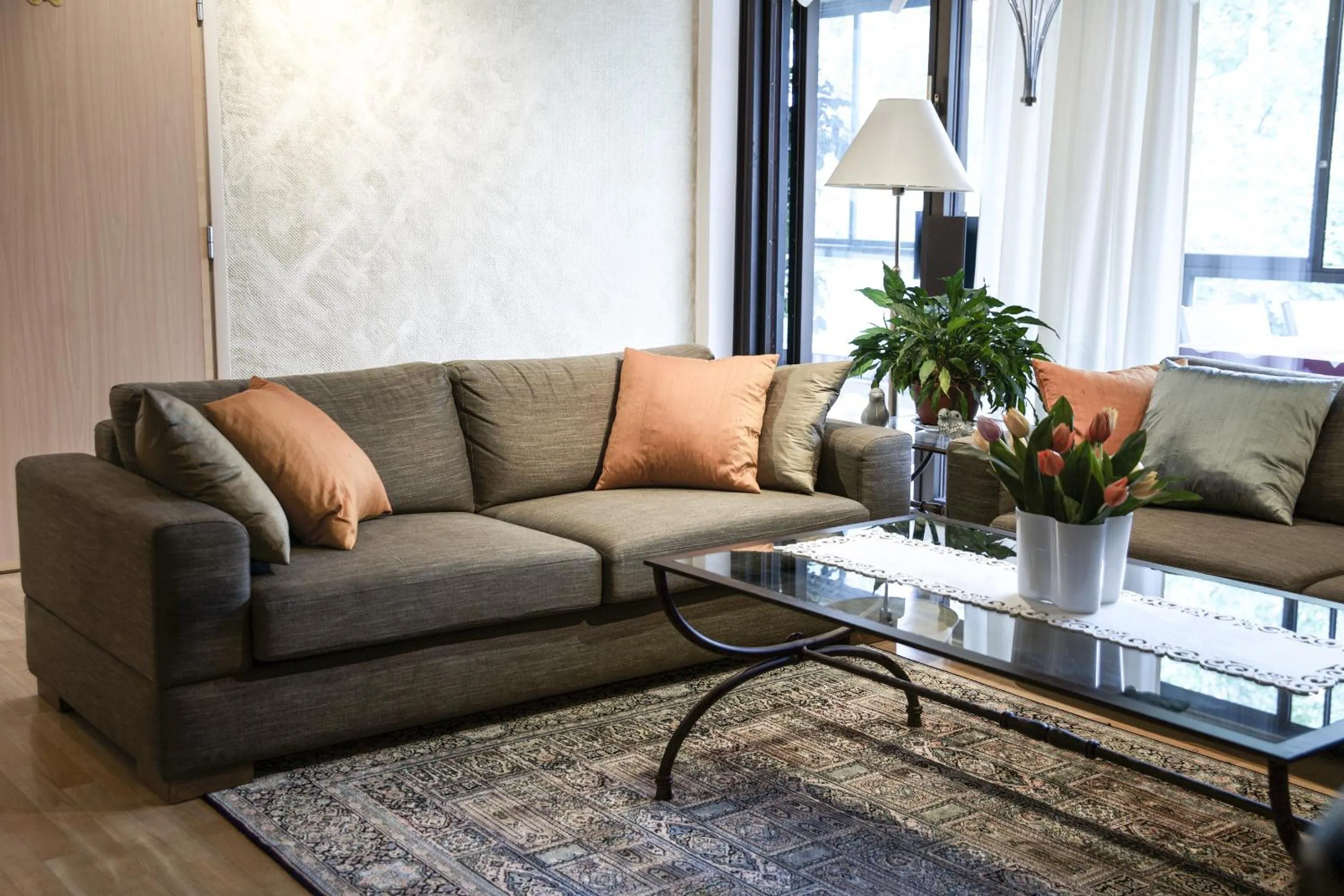 Communal lounge/ TV room in Hotel Fjalar