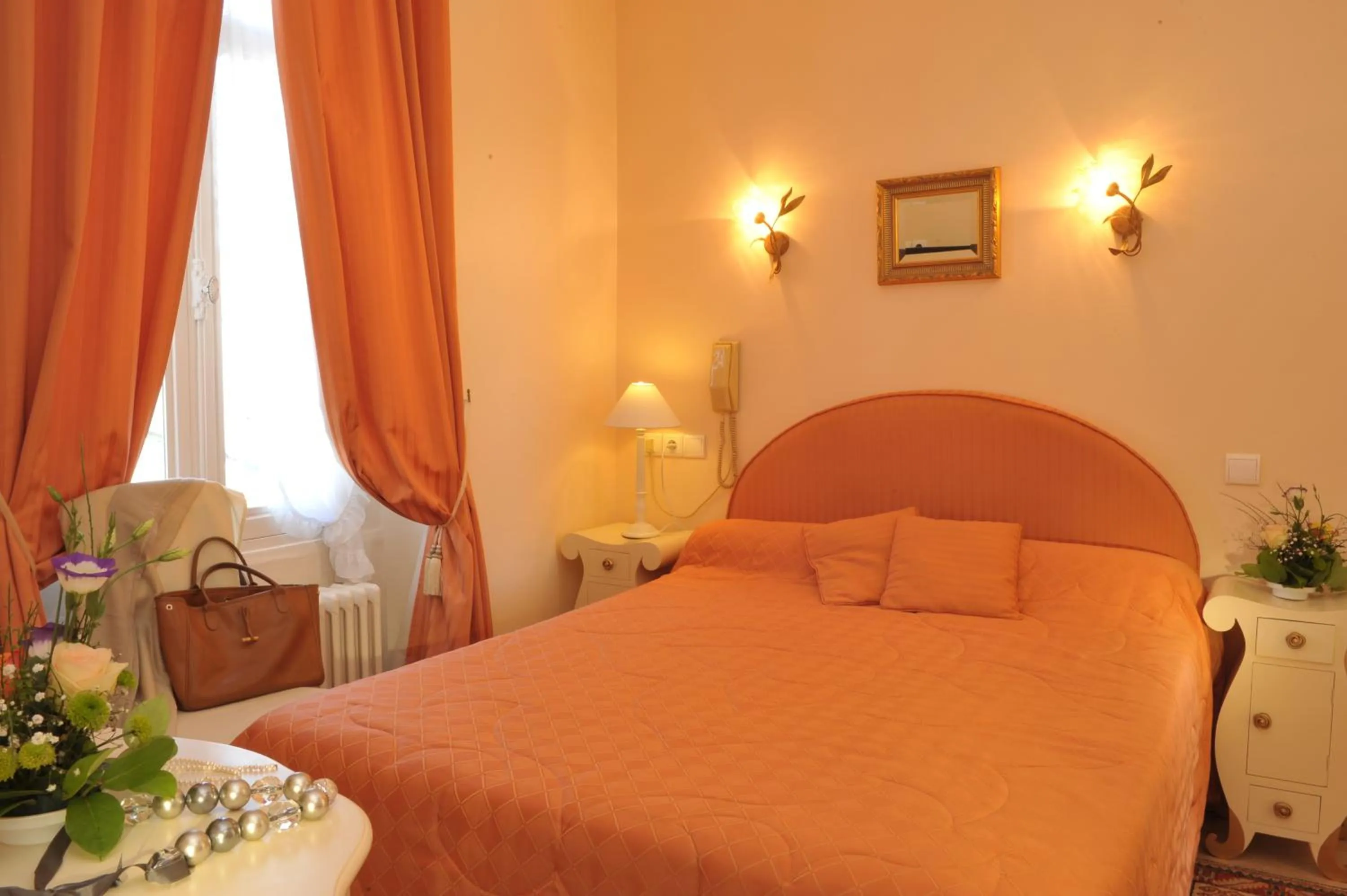 Bedroom, Bed in Logis L'hermitage