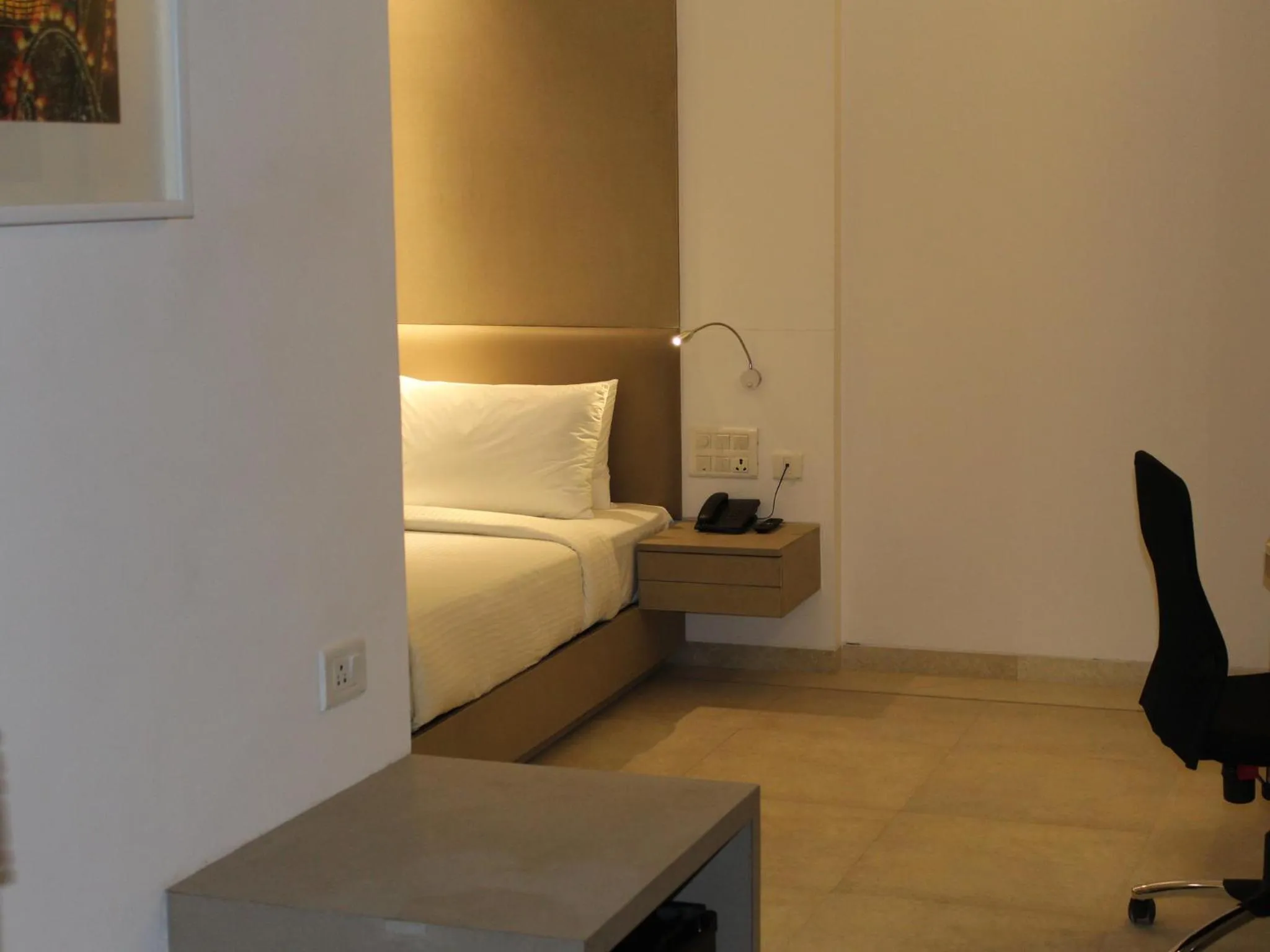 Toilet, Bed in Keys Lite by Lemon Tree Hotels, Mayfield, Gurgaon