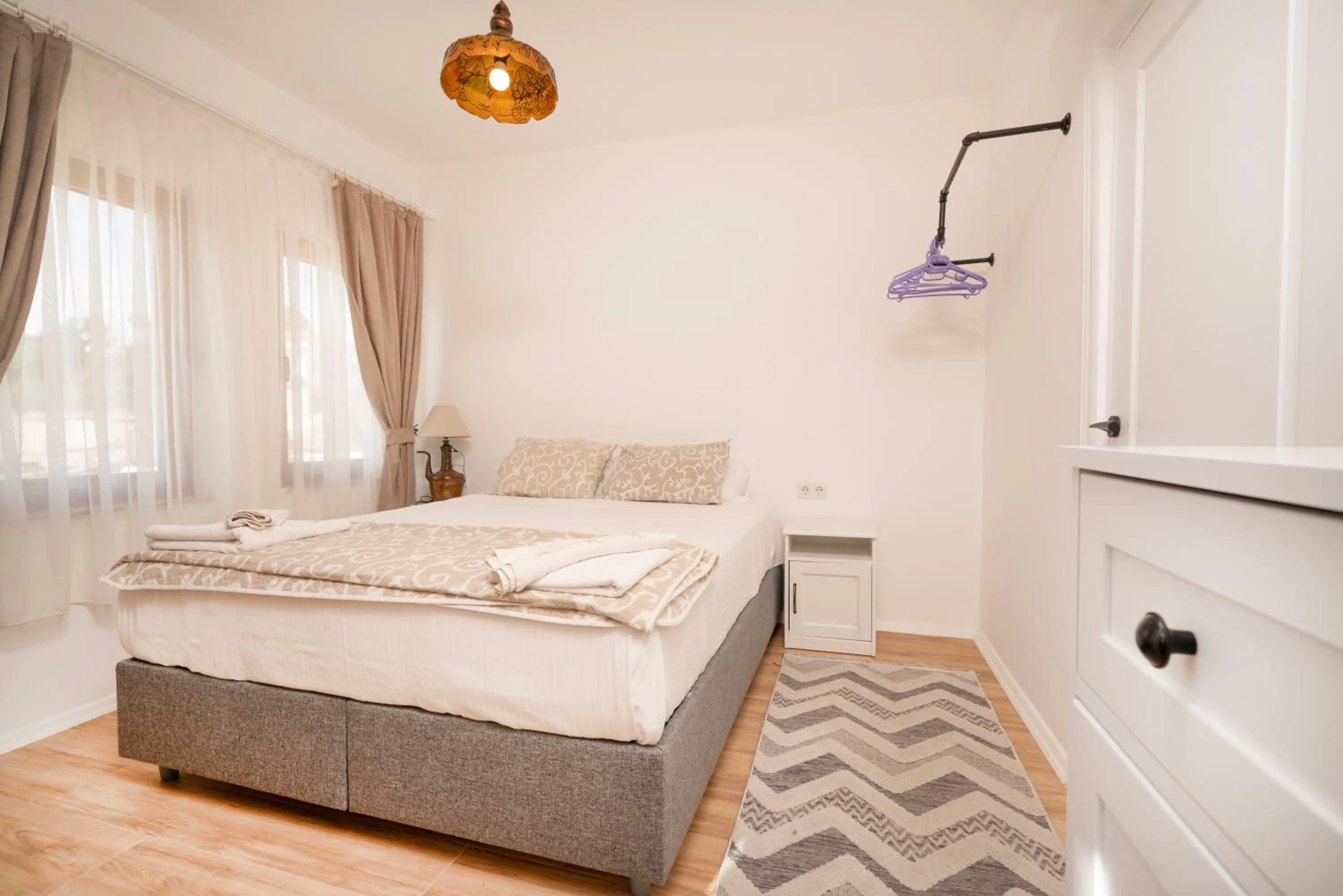 Bedroom, Bed in Beach House Hotel