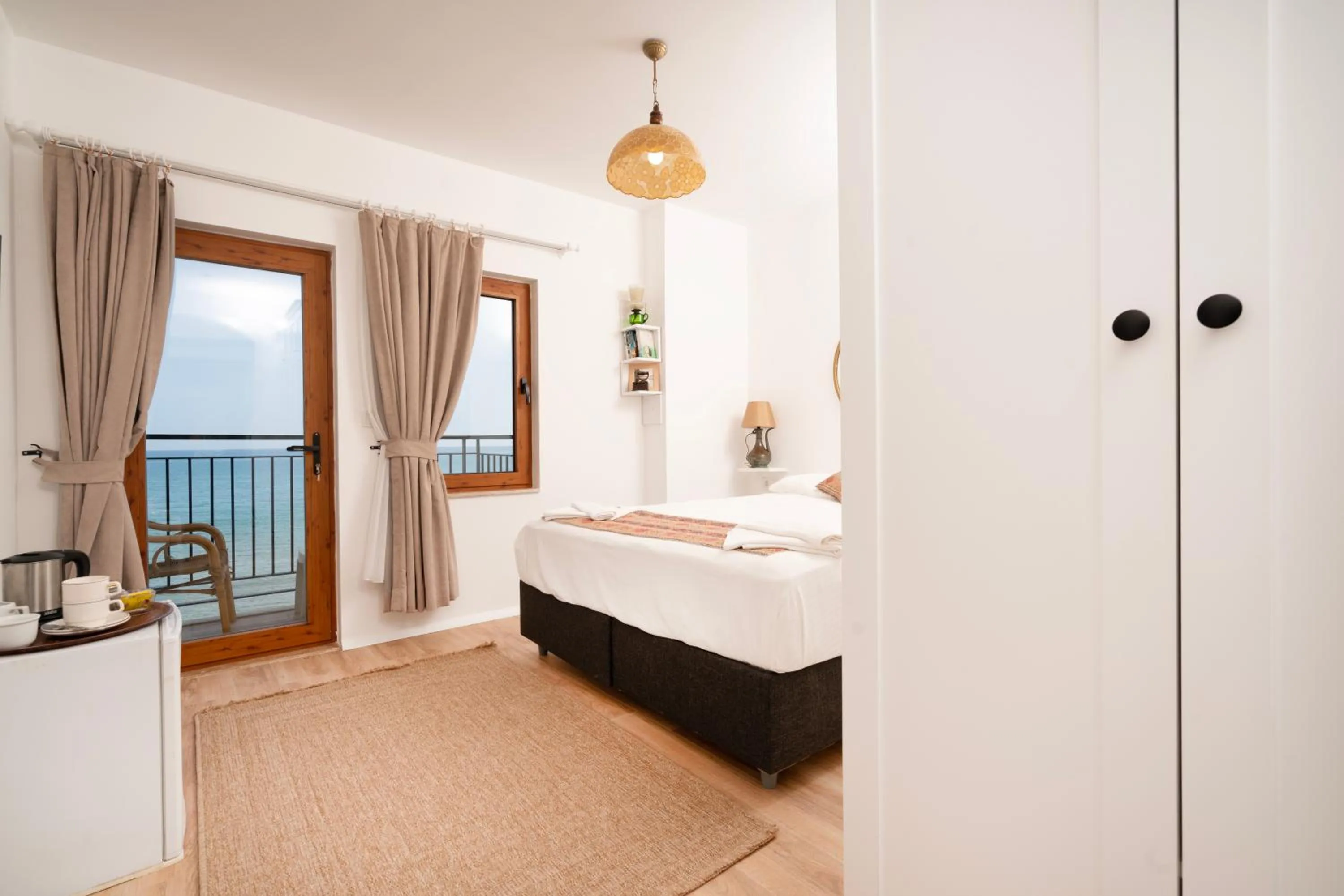 Photo of the whole room, Bed in Beach House Hotel