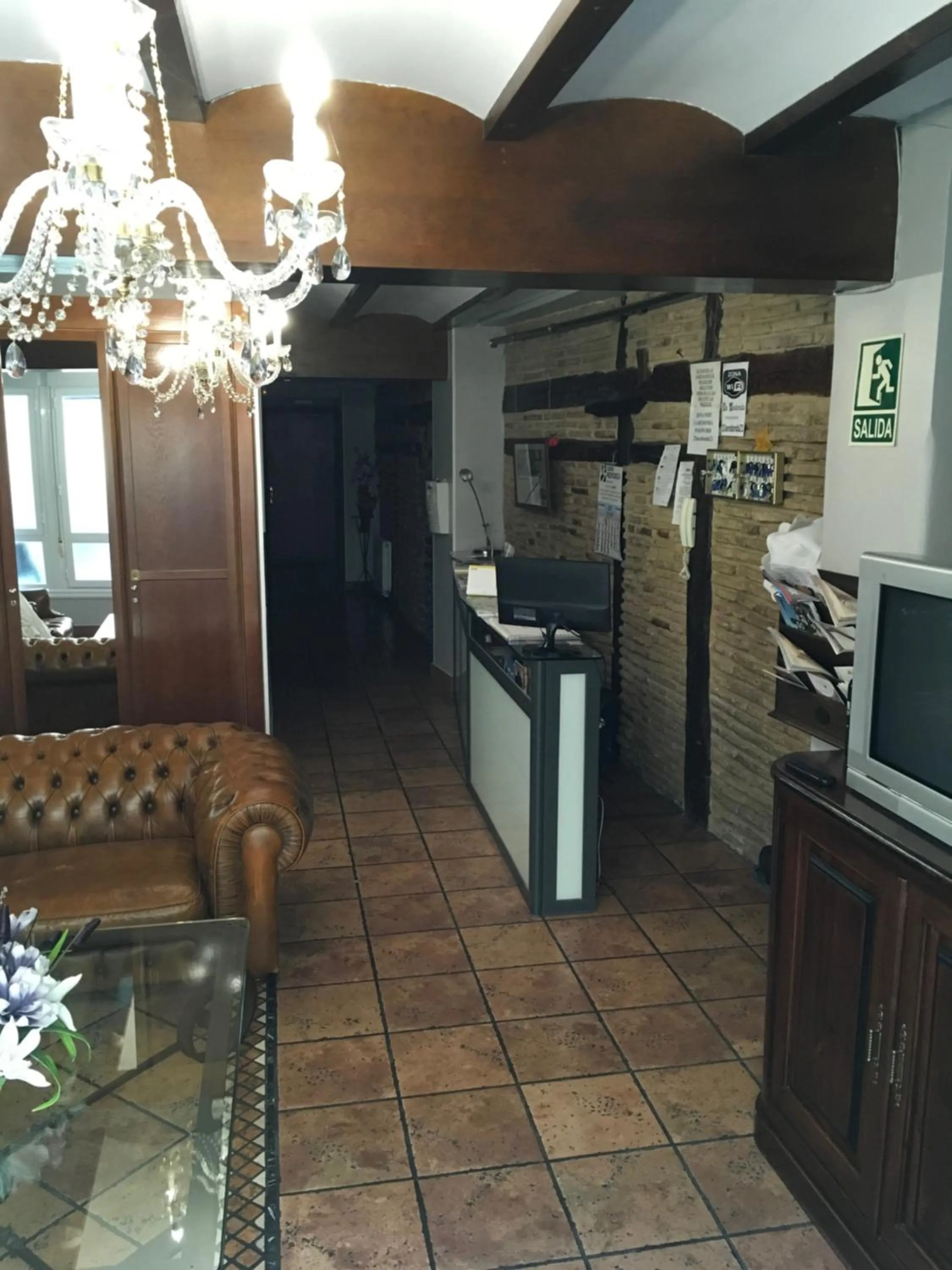 Lobby or reception in Pensión La Redonda