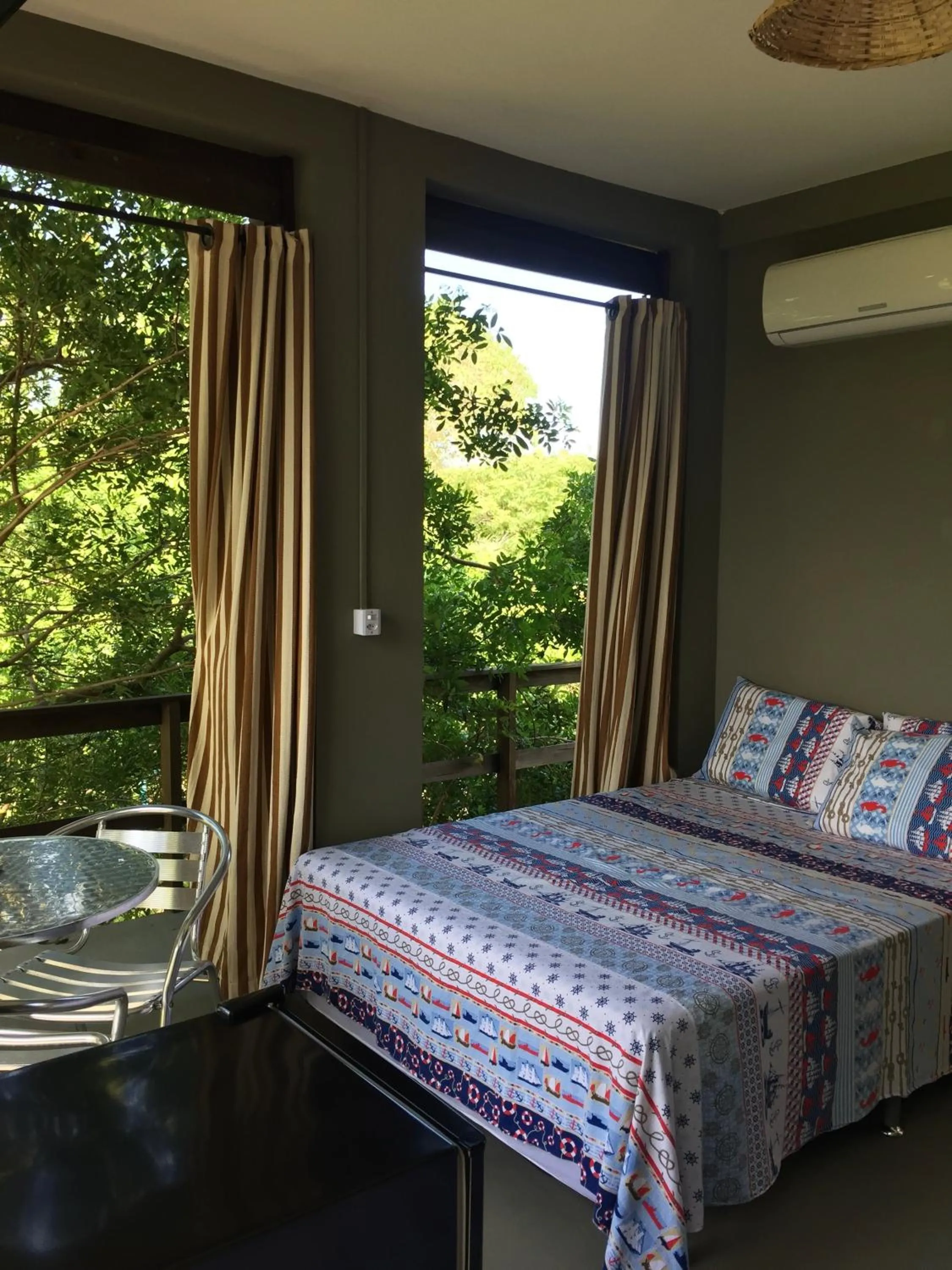 Mountain view, Bed in Pousada Areias do Embaú