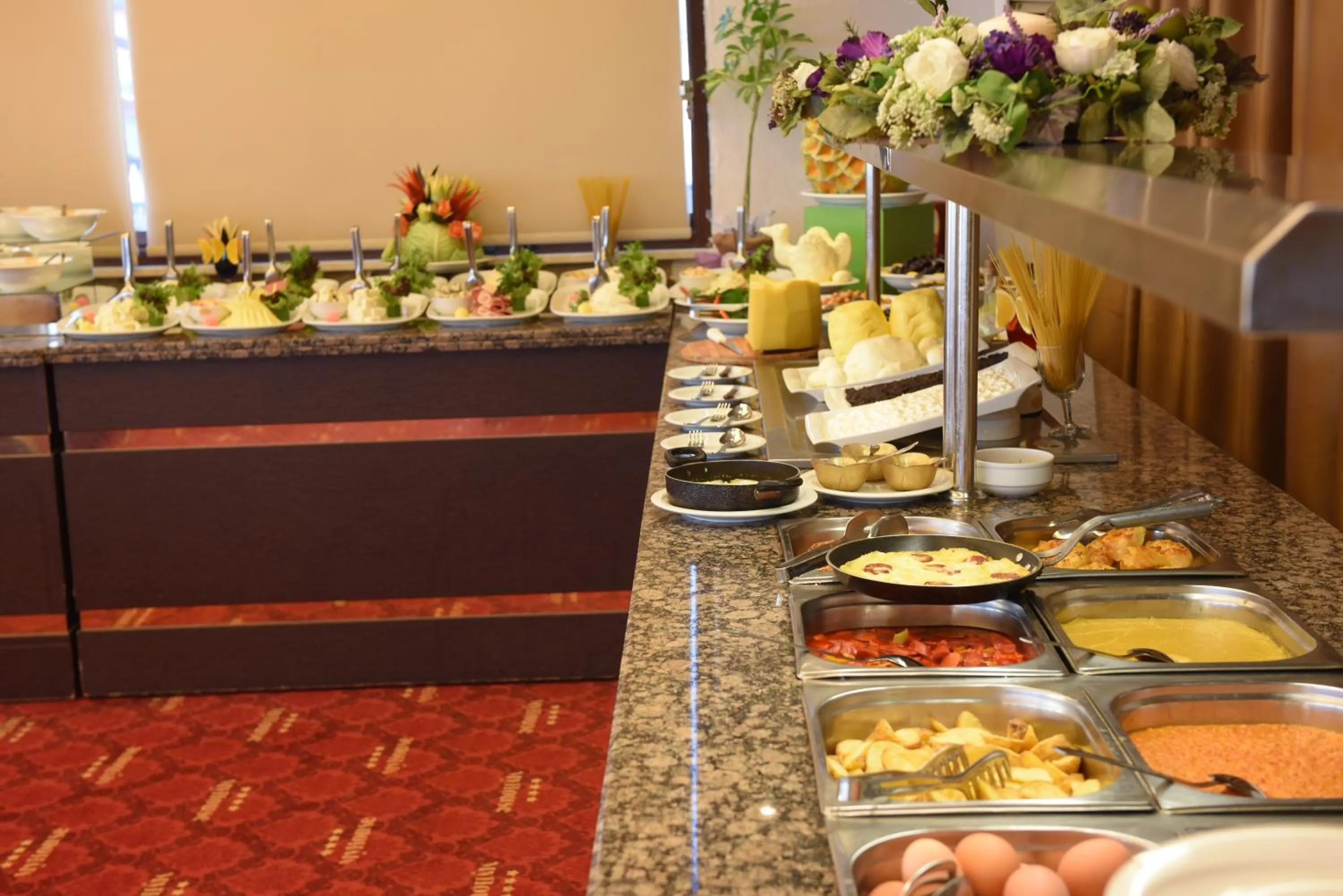 Buffet breakfast in My House Otel