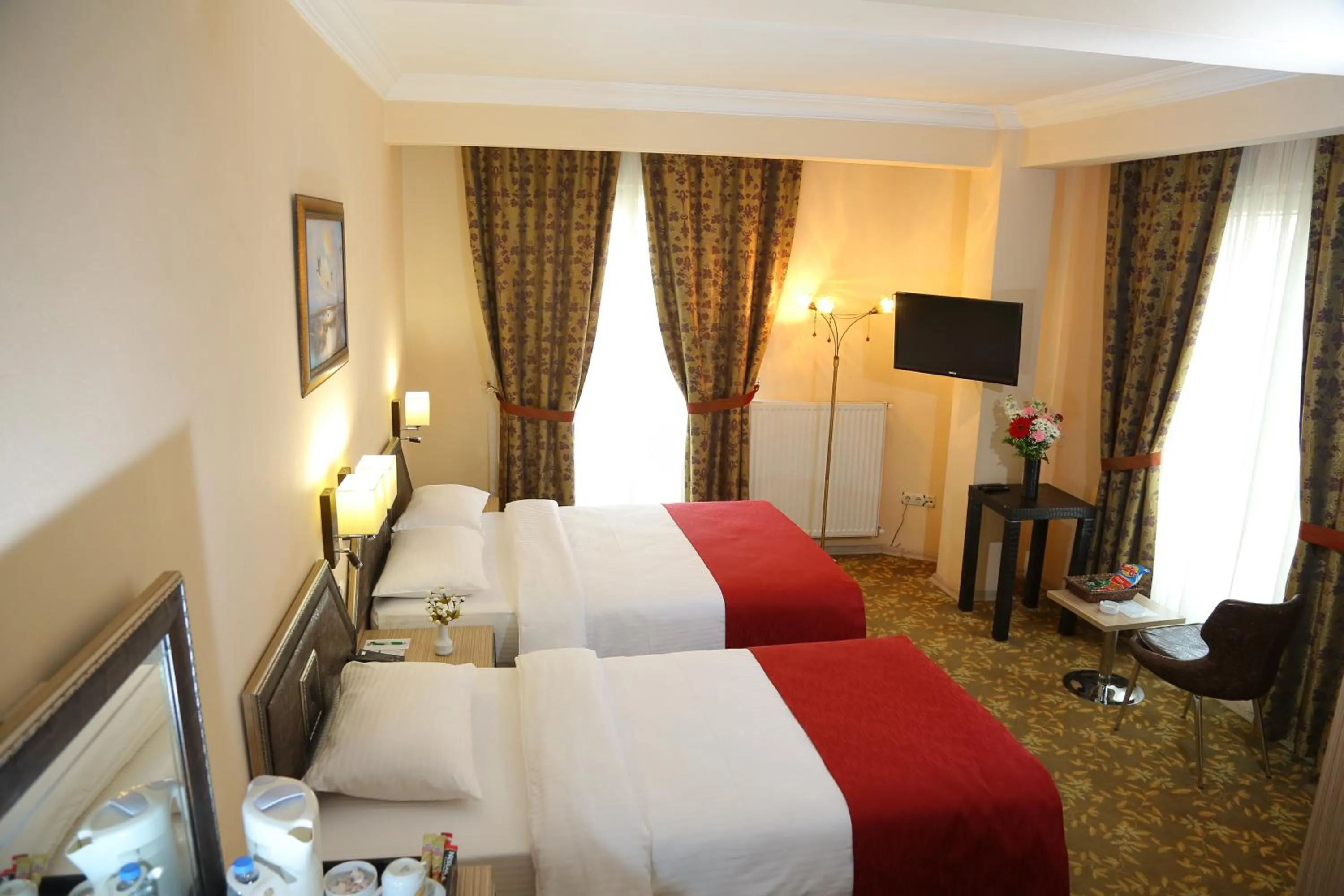 Day, Bed in My House Otel