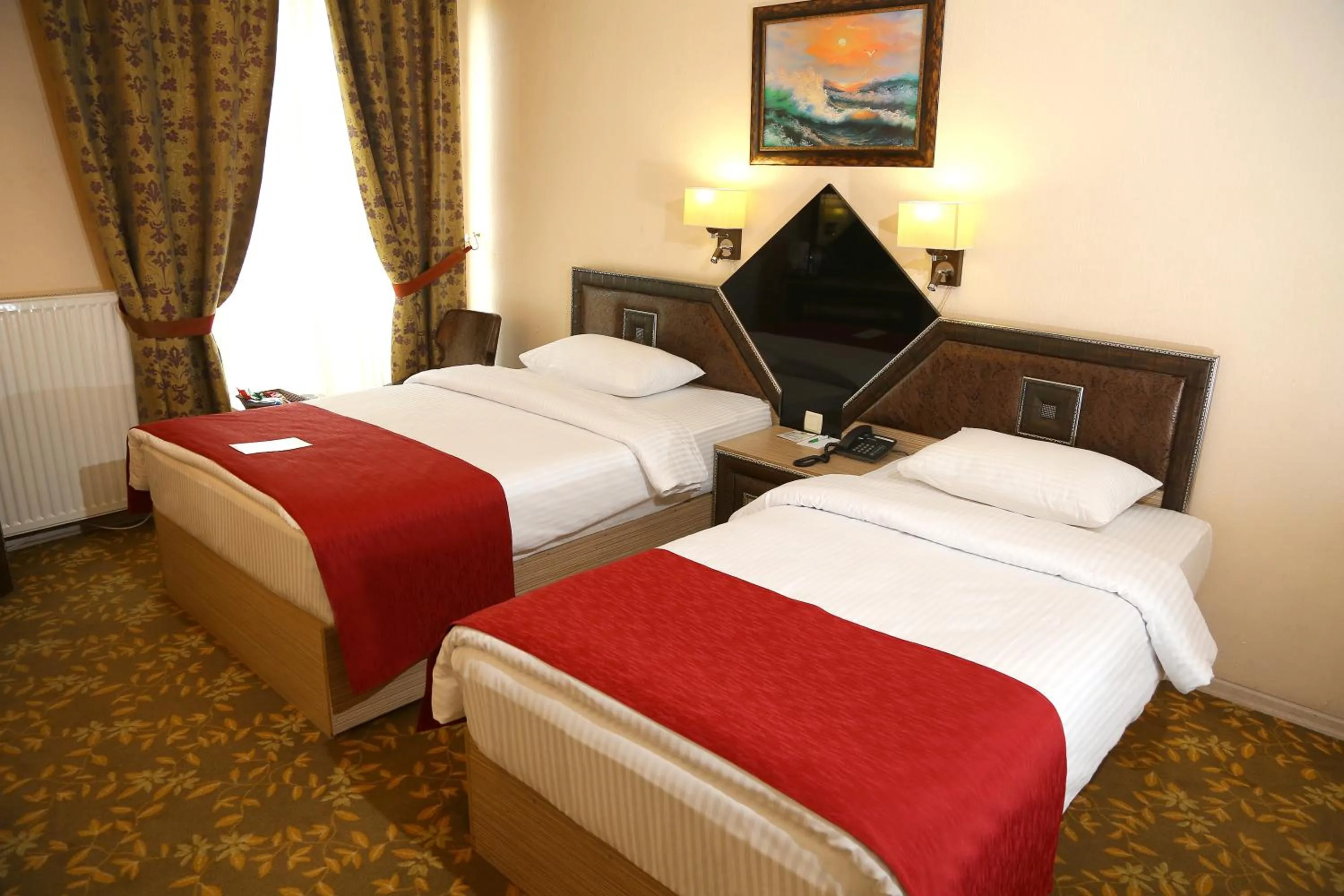 Day, Bed in My House Otel