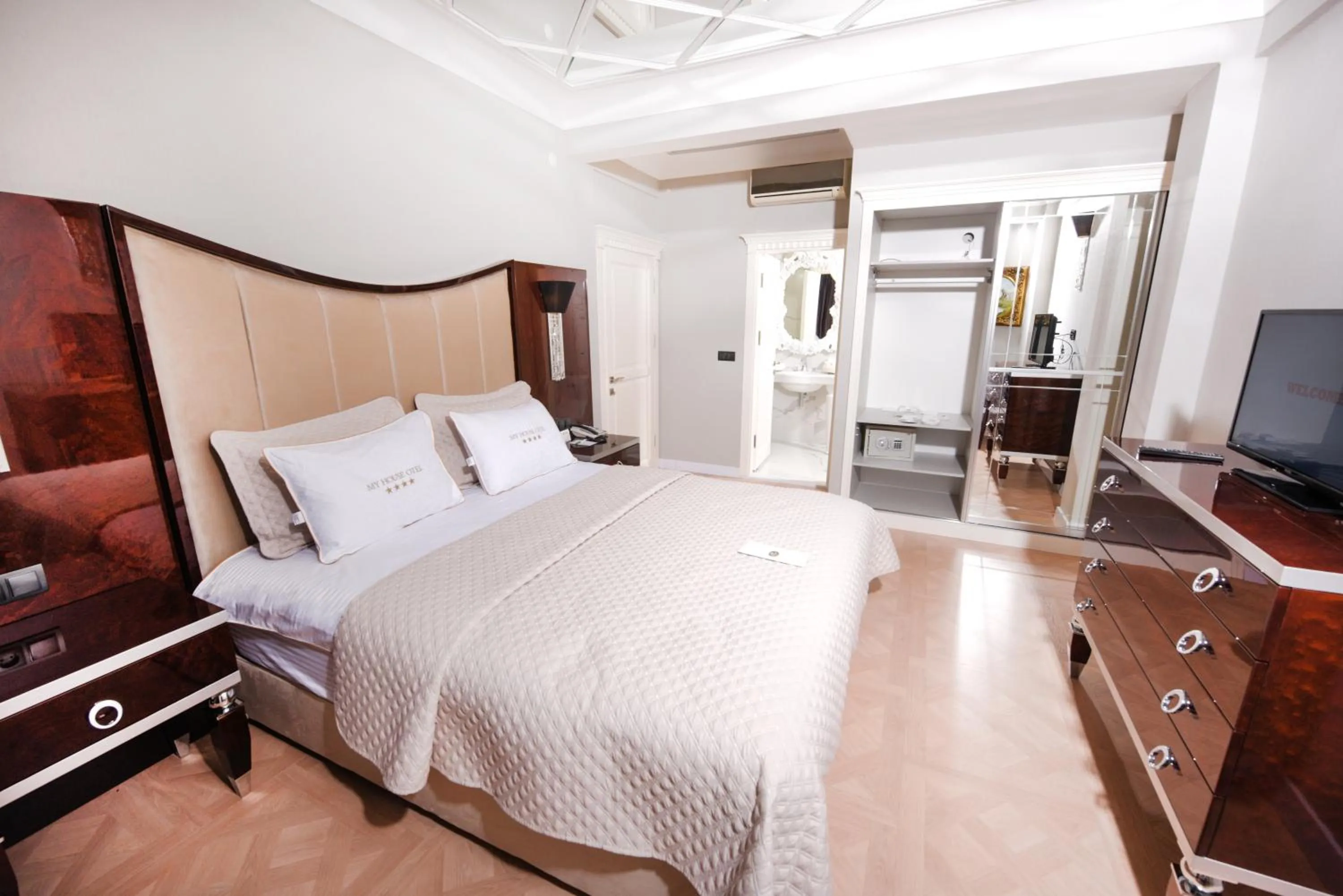 Bed in My House Otel