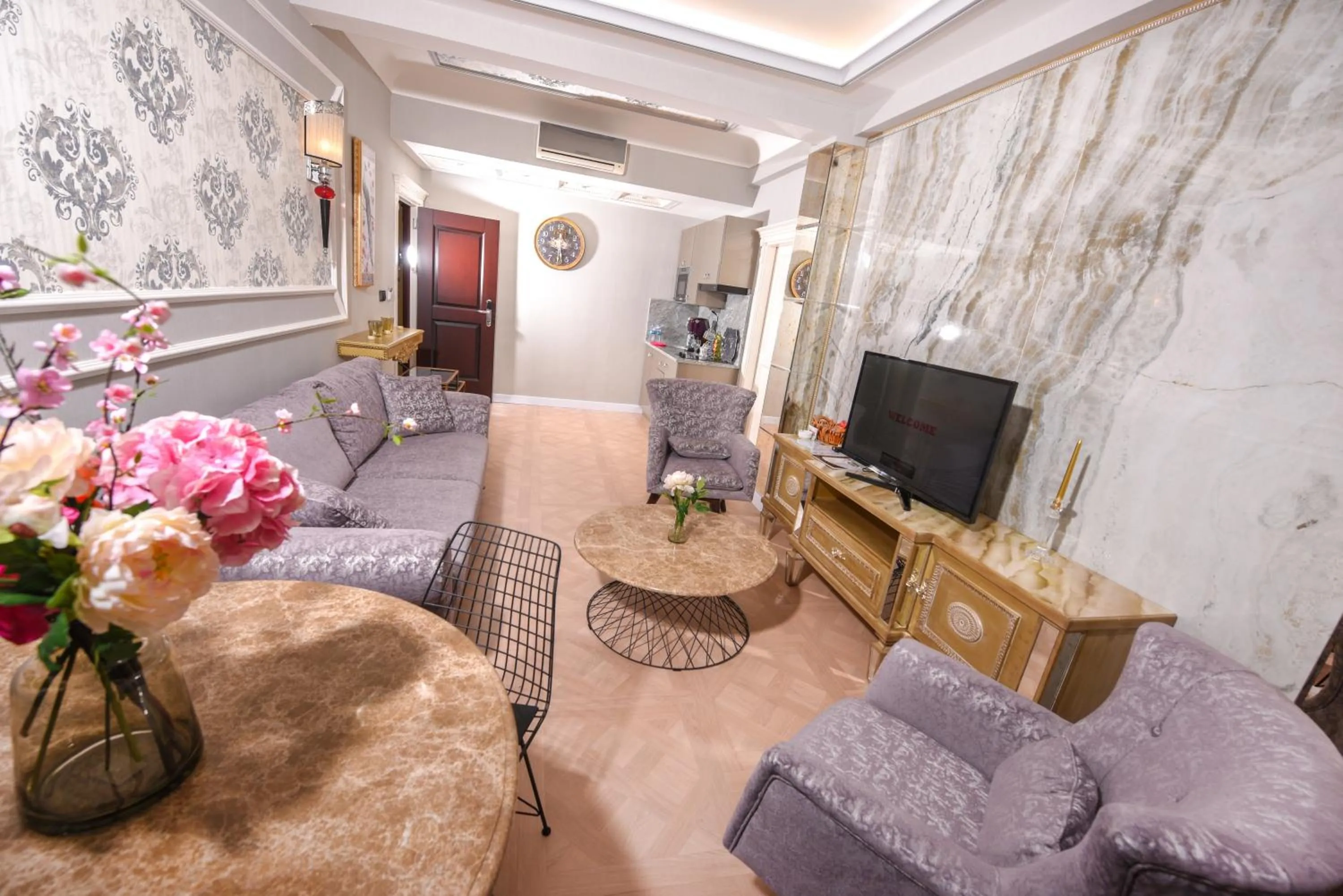 Other in My House Otel