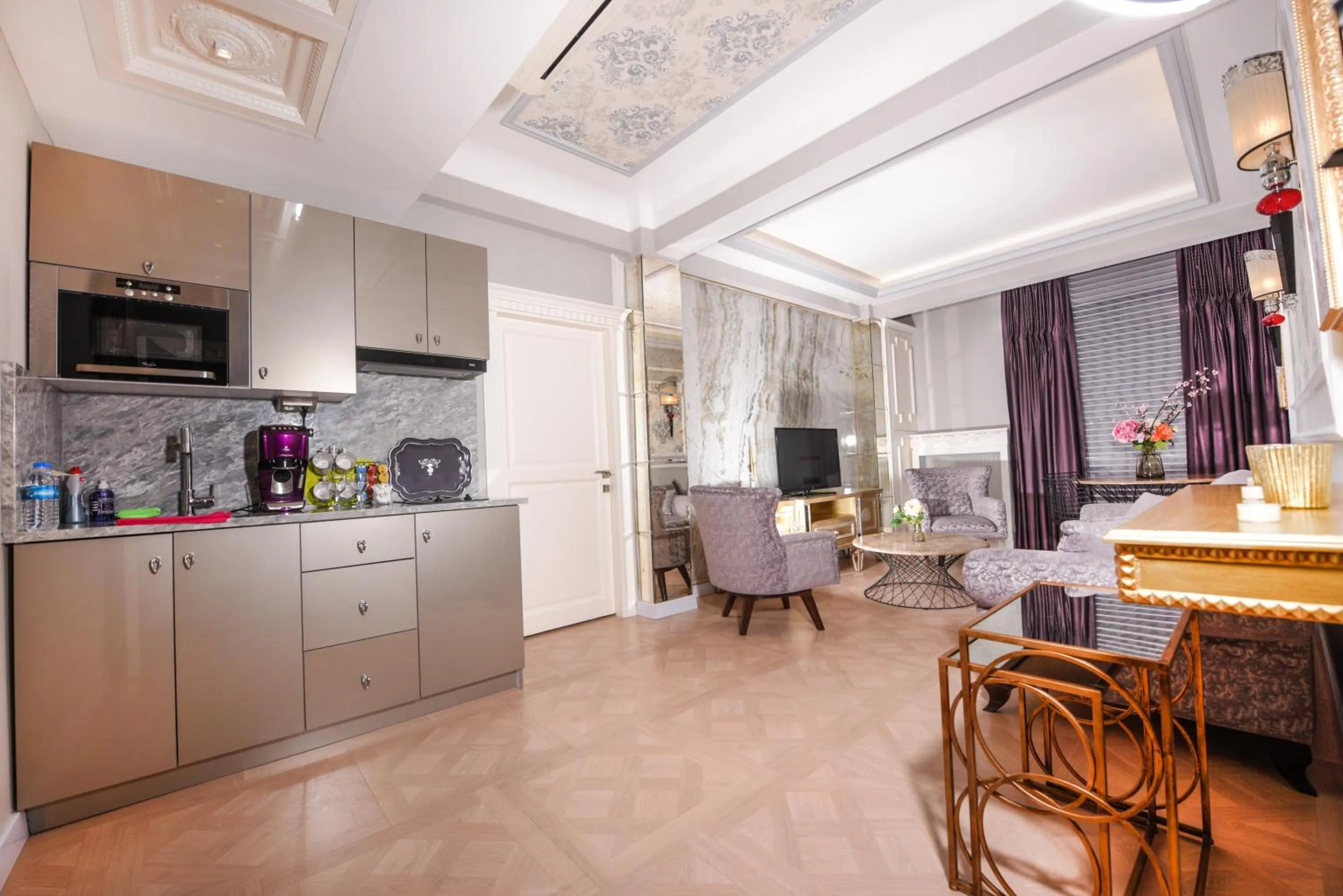 Kitchen or kitchenette in My House Otel