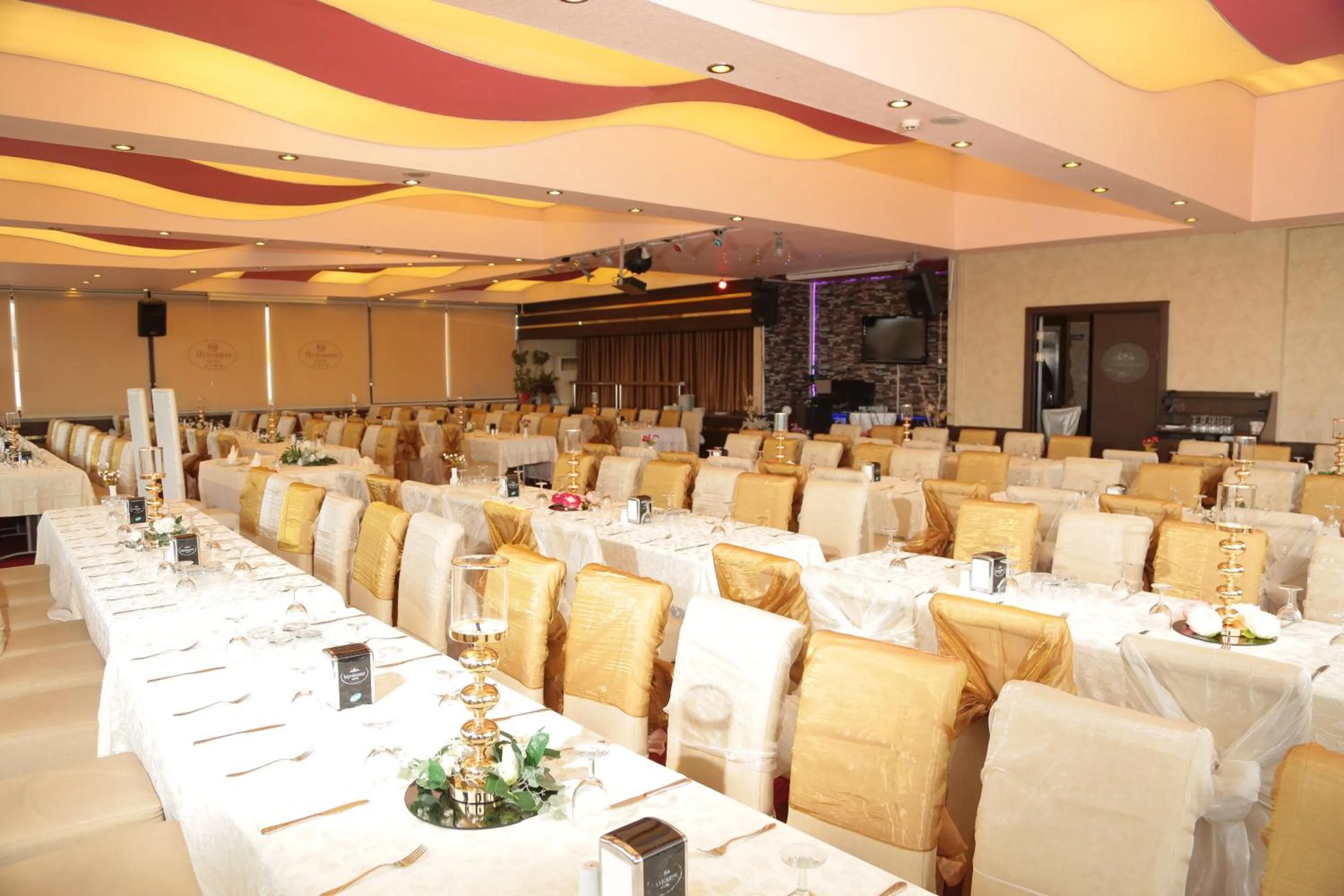 Banquet/Function facilities in My House Otel