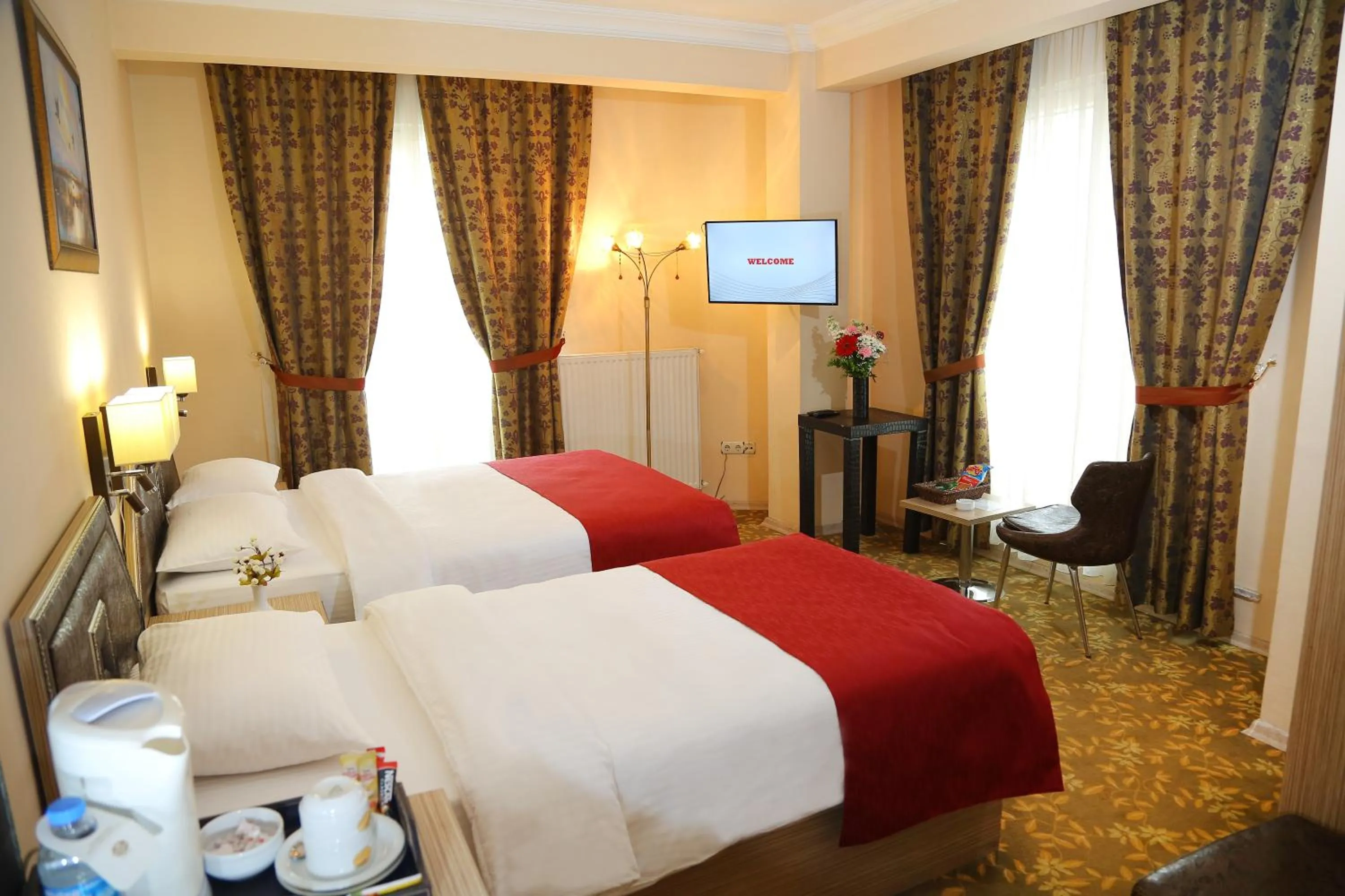 Day, Bed in My House Otel