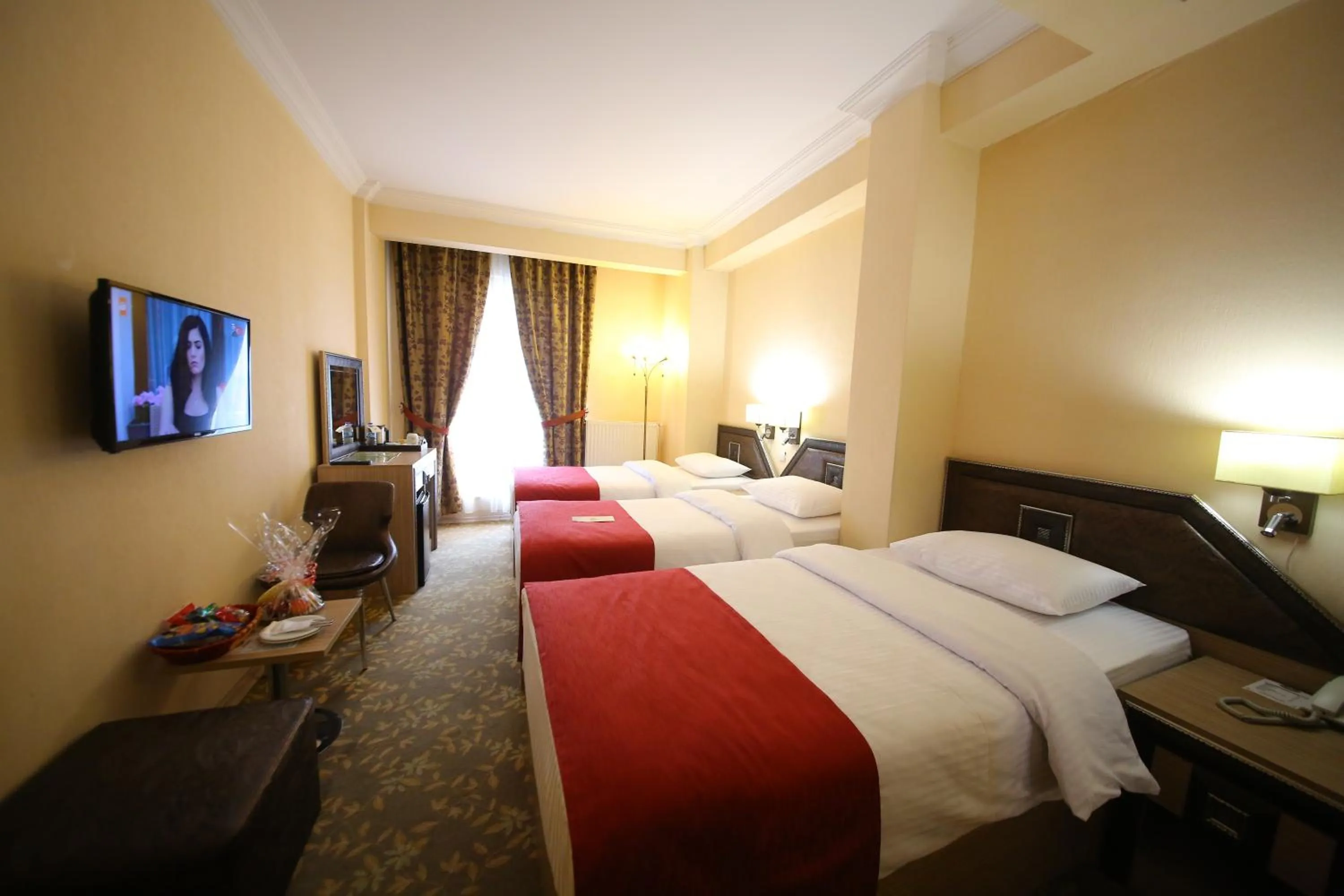 Day, Bed in My House Otel