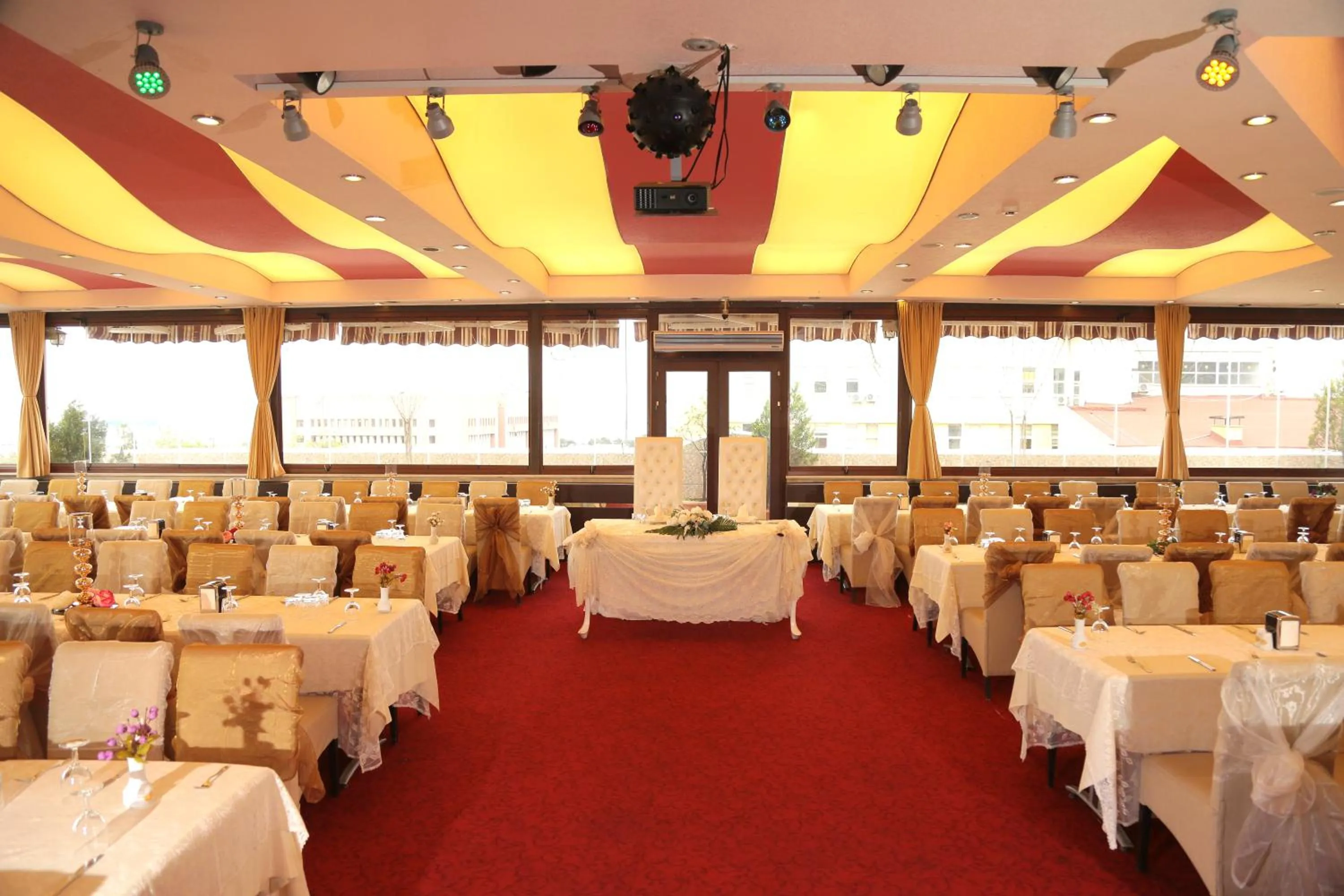 Day in My House Otel