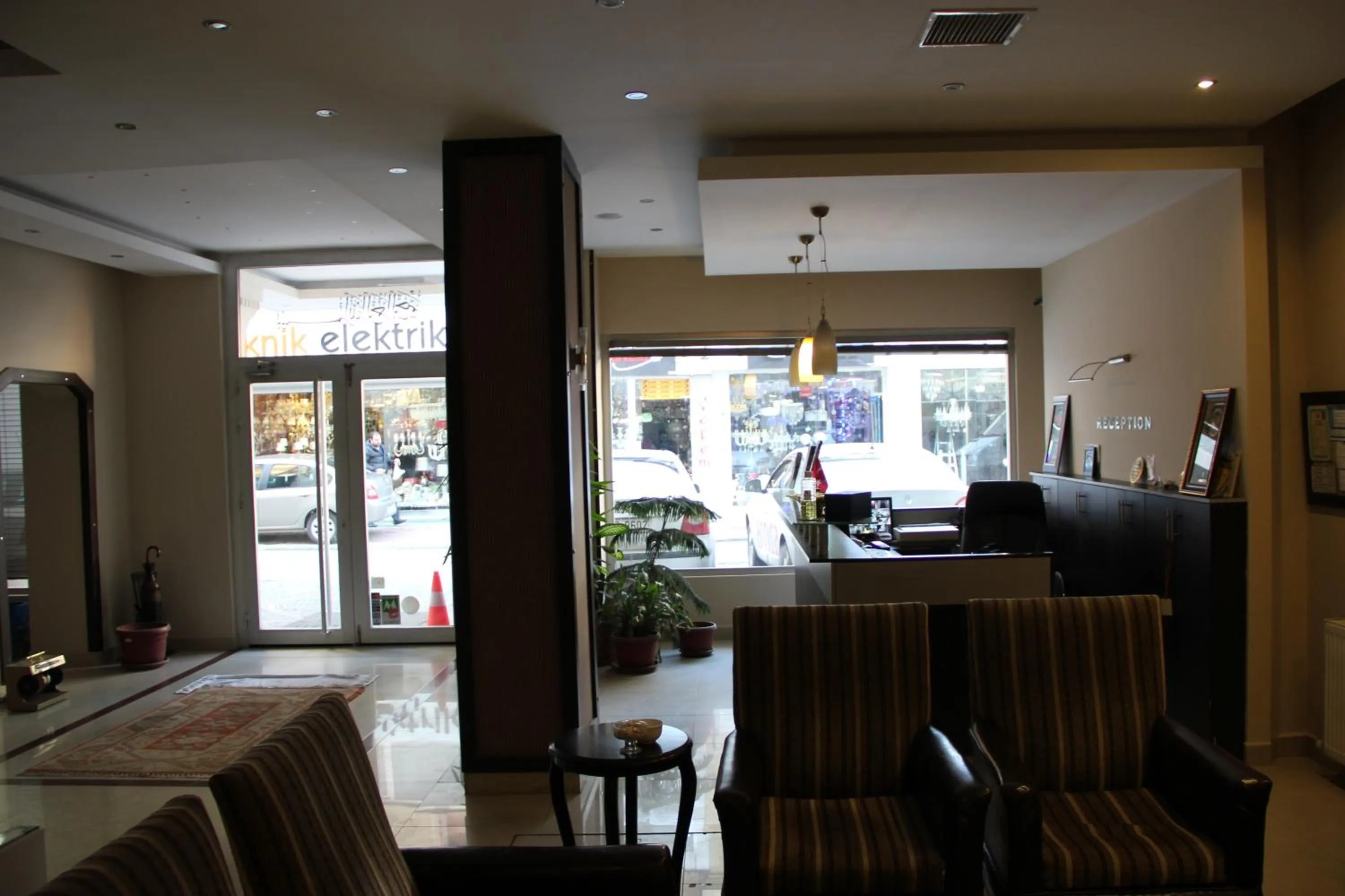 Lobby or reception in Kent Hotel