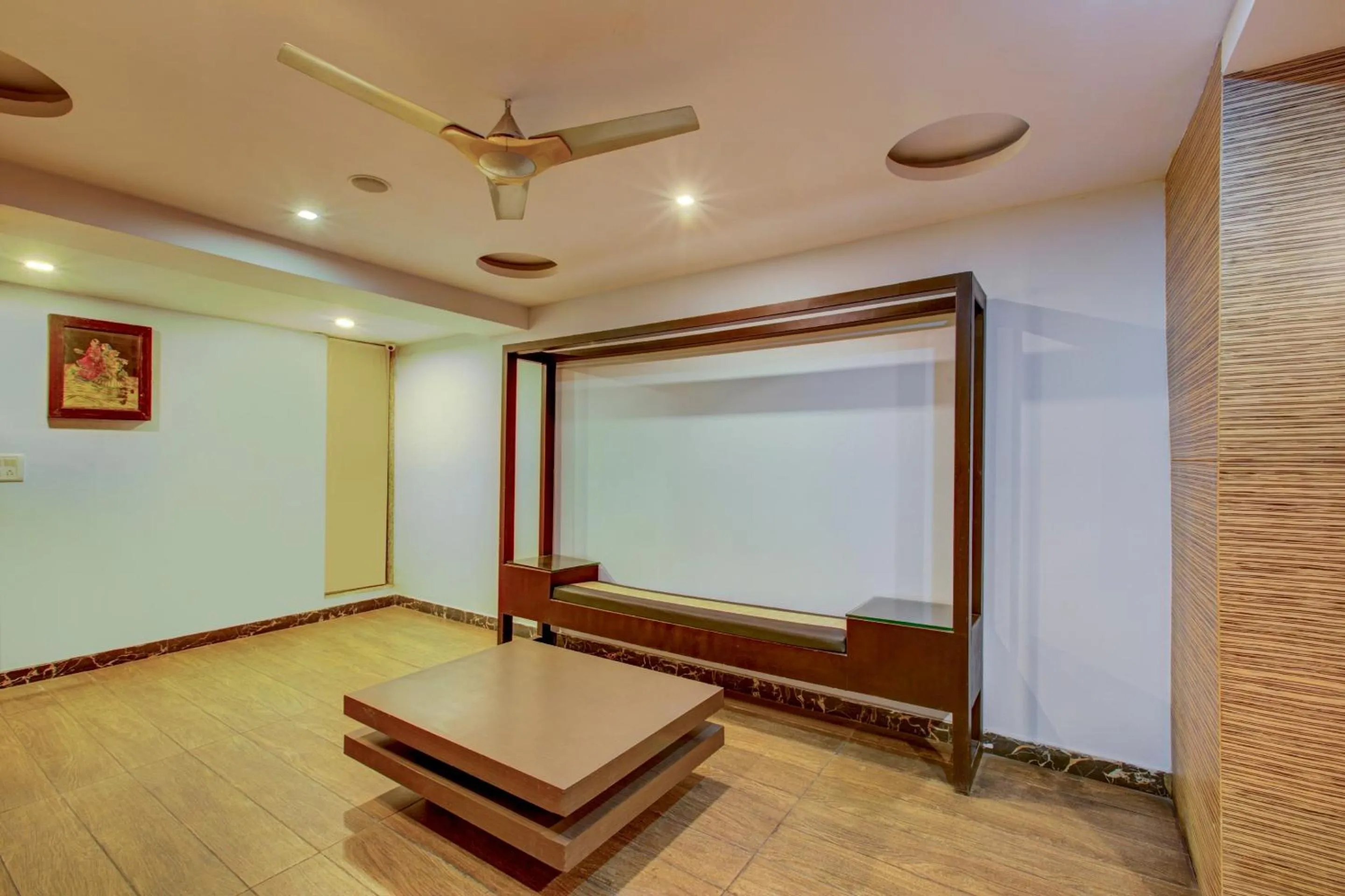 Bedroom in Townhouse Oak JVH Hotel Bangalore