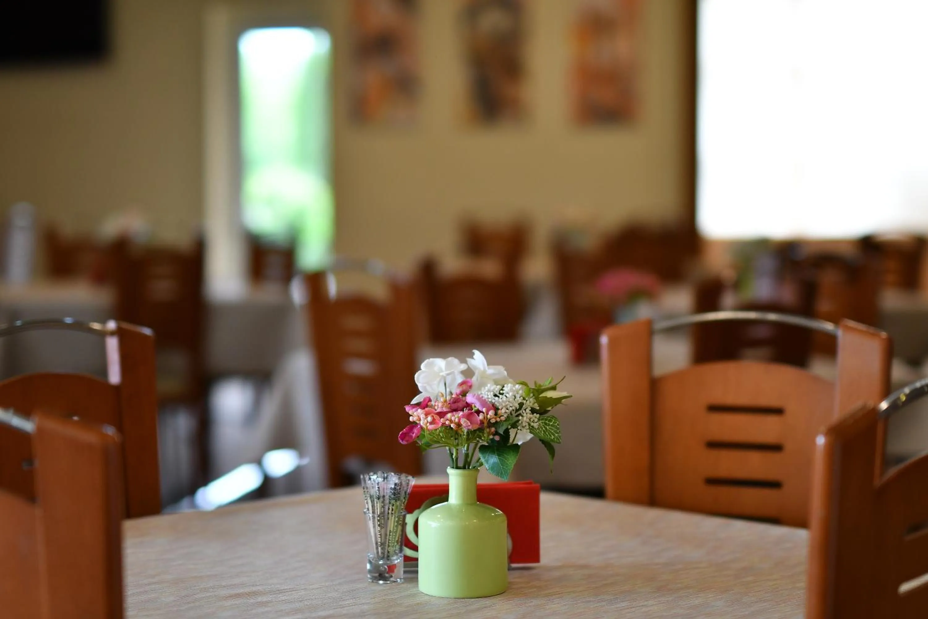 Restaurant/places to eat in Hotel Torontal