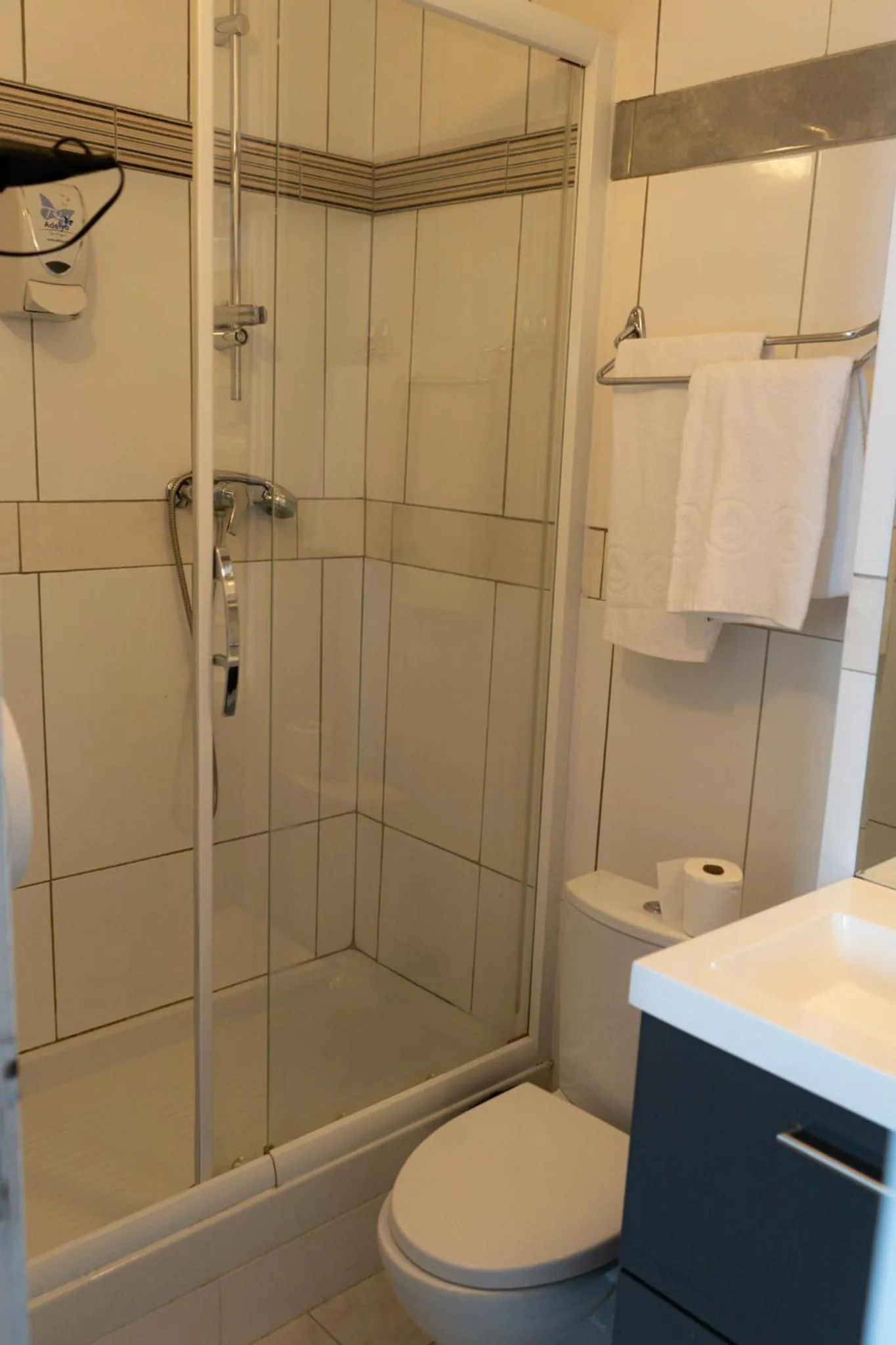 Bathroom in Hotel Central Anzac