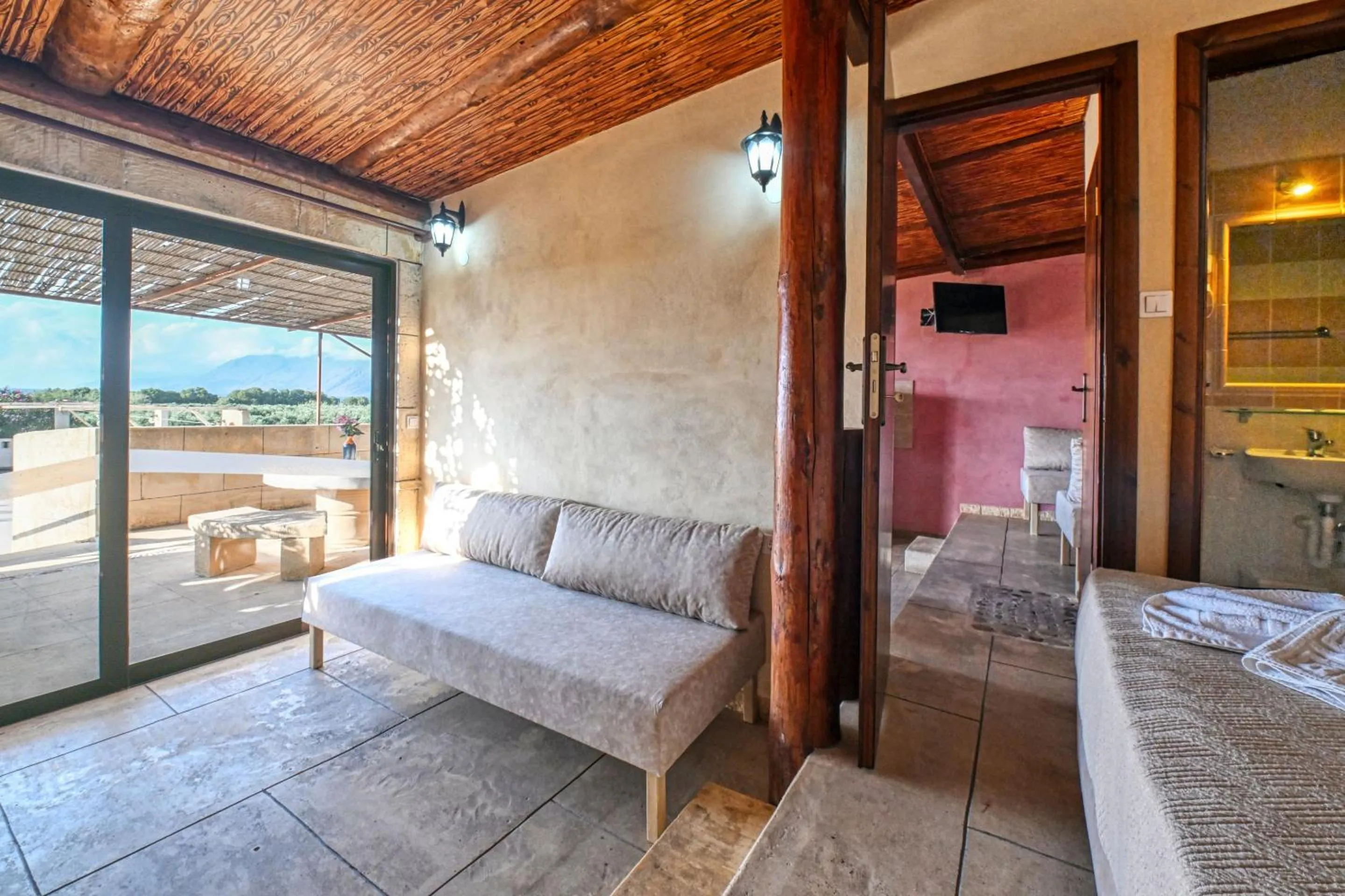 Photo of the whole room in Anemomili Village