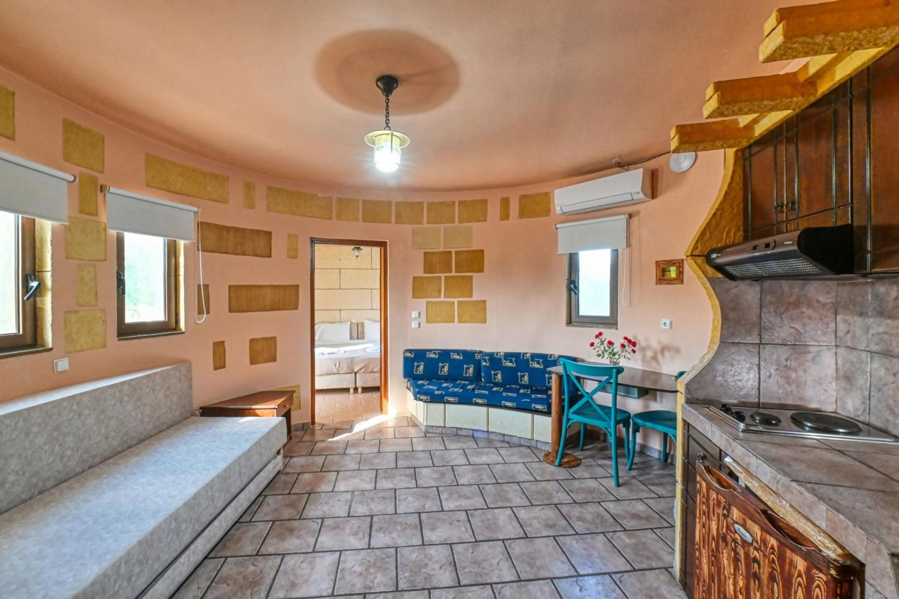 Photo of the whole room in Anemomili Village