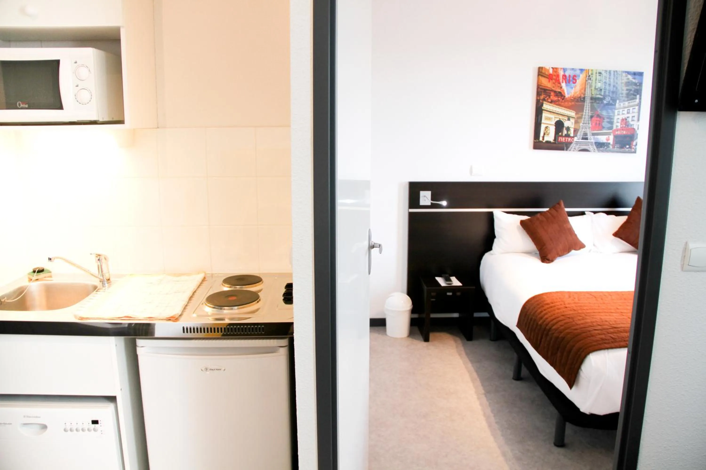 Kitchen or kitchenette, Bed in Park Wilson Airport