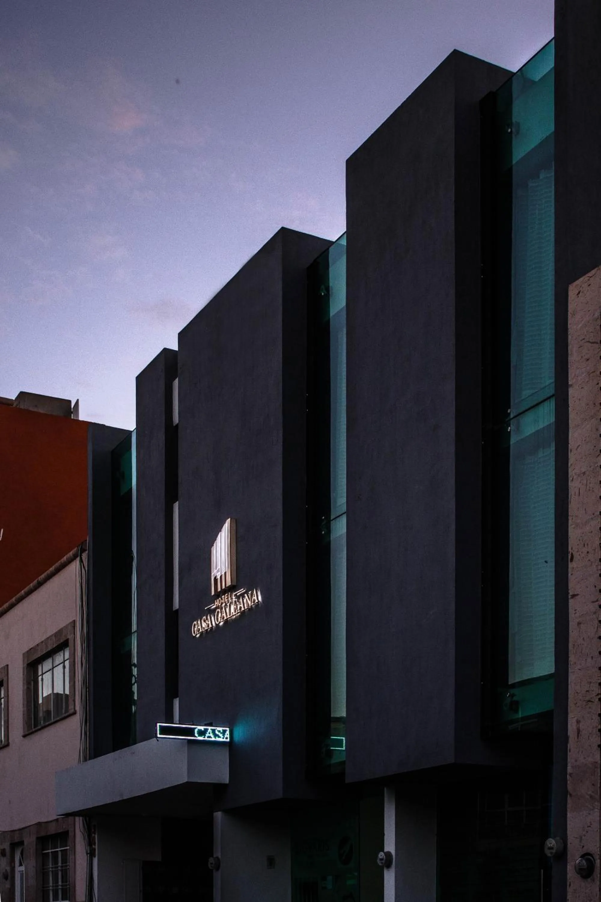 Property building in Hotel Casa Galeana Centro con Estacionamiento Privado