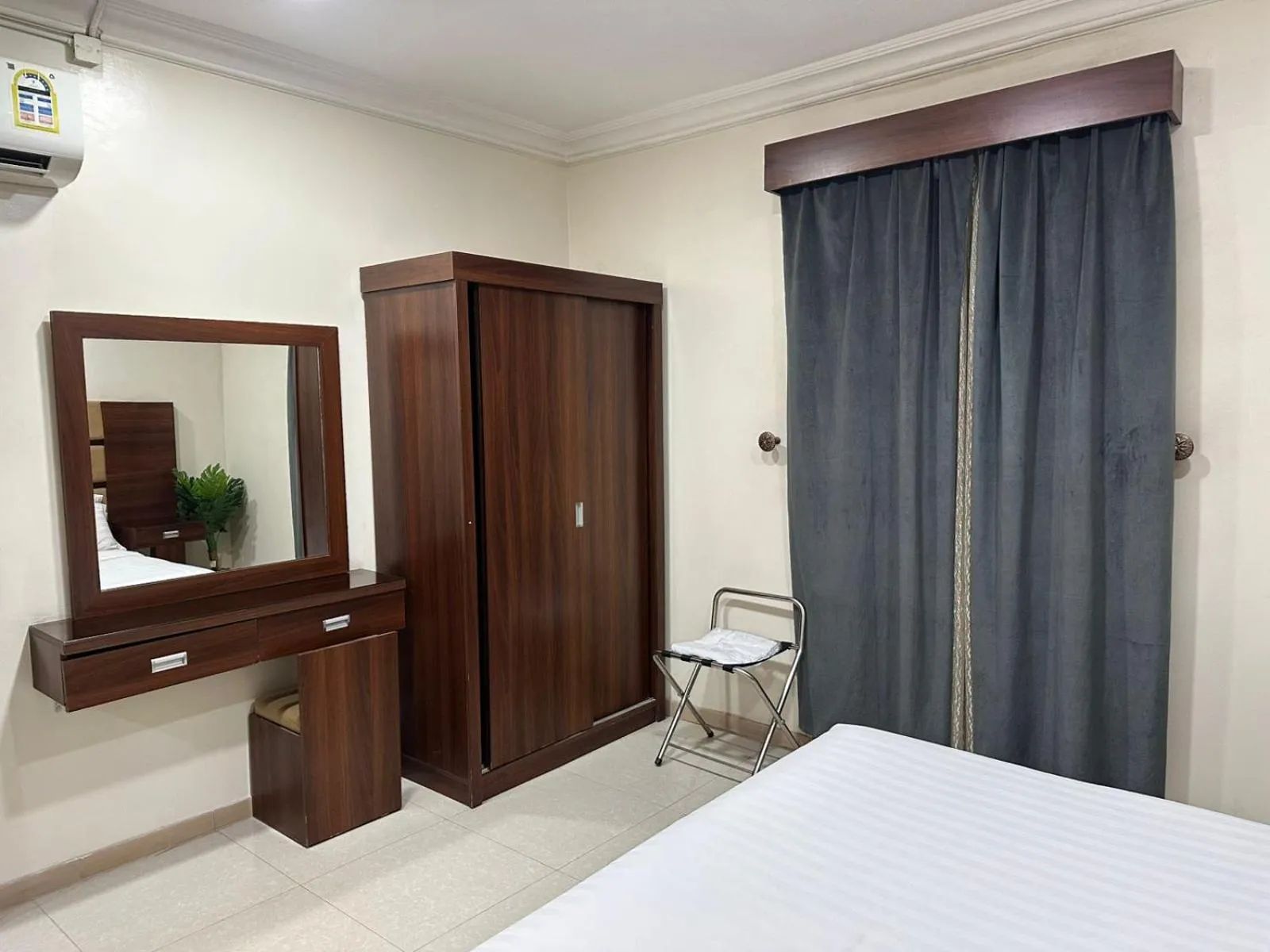 Bed in Almasa Al Khaleejia Serviced Apartments - الماسة الخليجية للشقق المخدومة