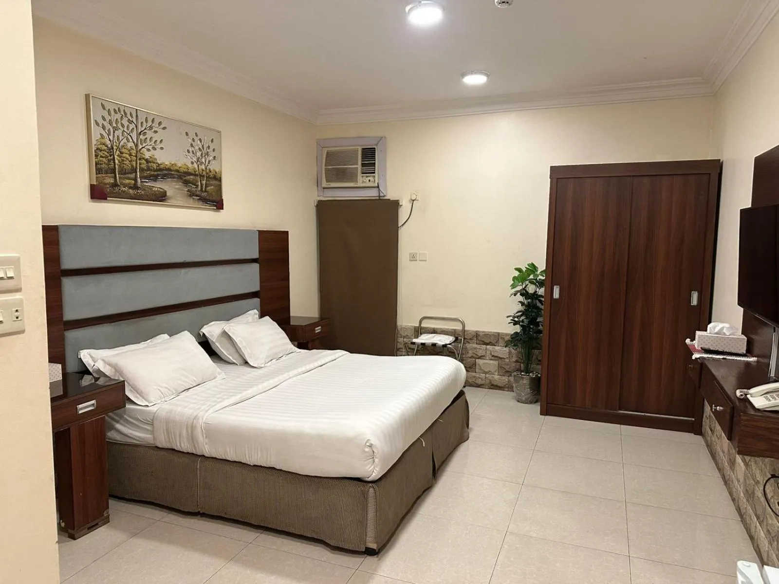Bed in Almasa Al Khaleejia Serviced Apartments - الماسة الخليجية للشقق المخدومة