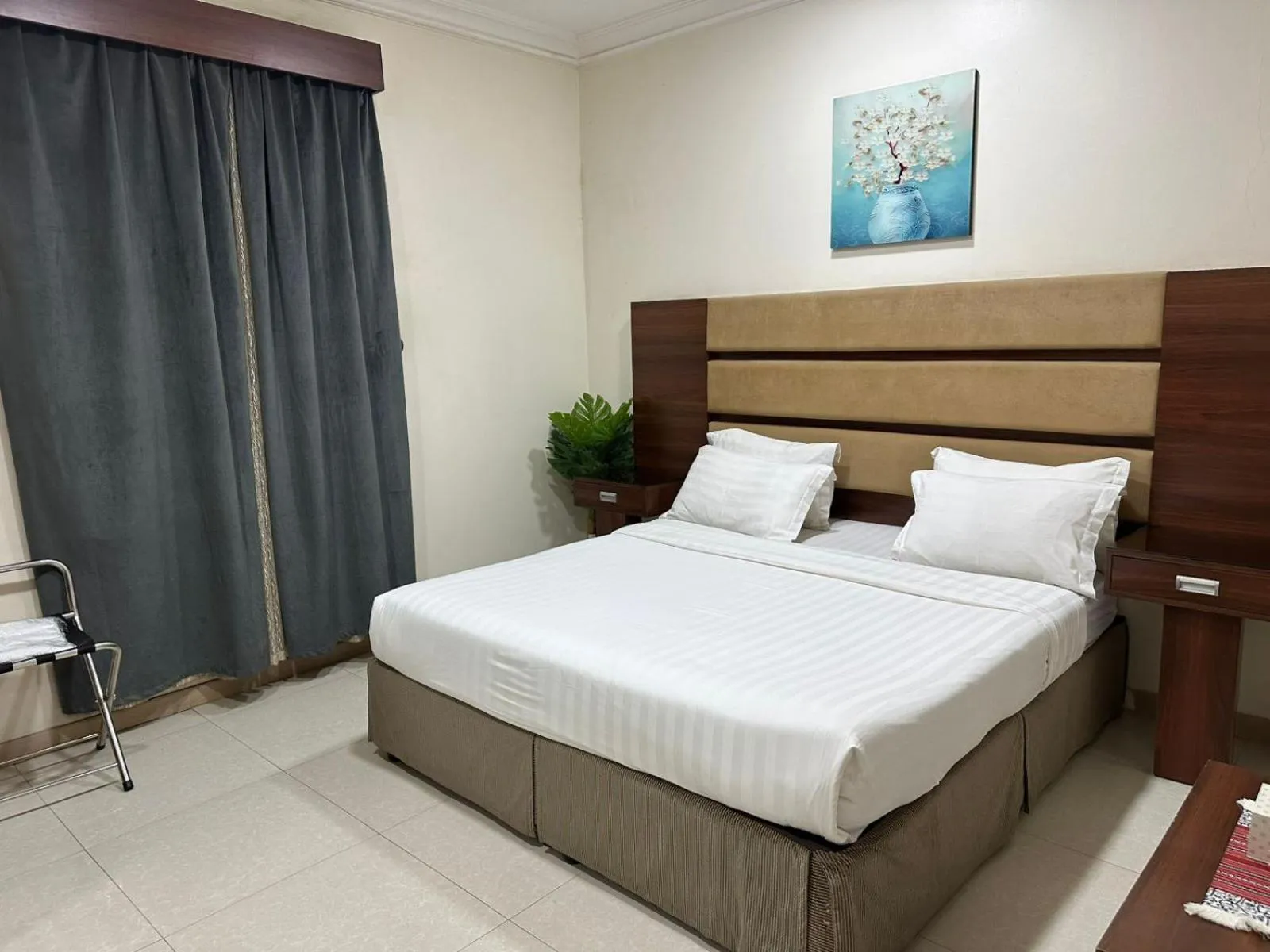 Bed in Almasa Al Khaleejia Serviced Apartments - الماسة الخليجية للشقق المخدومة