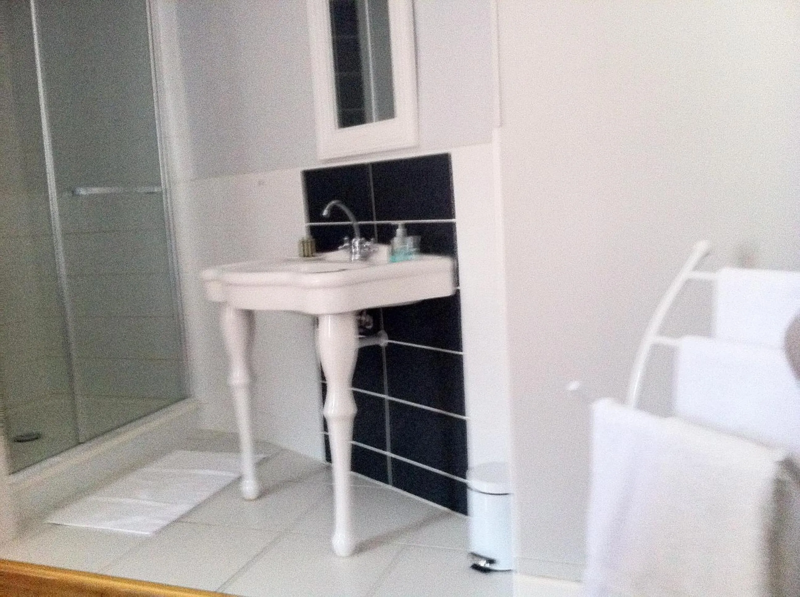 Bathroom, Bed in La Demeure de Laclais