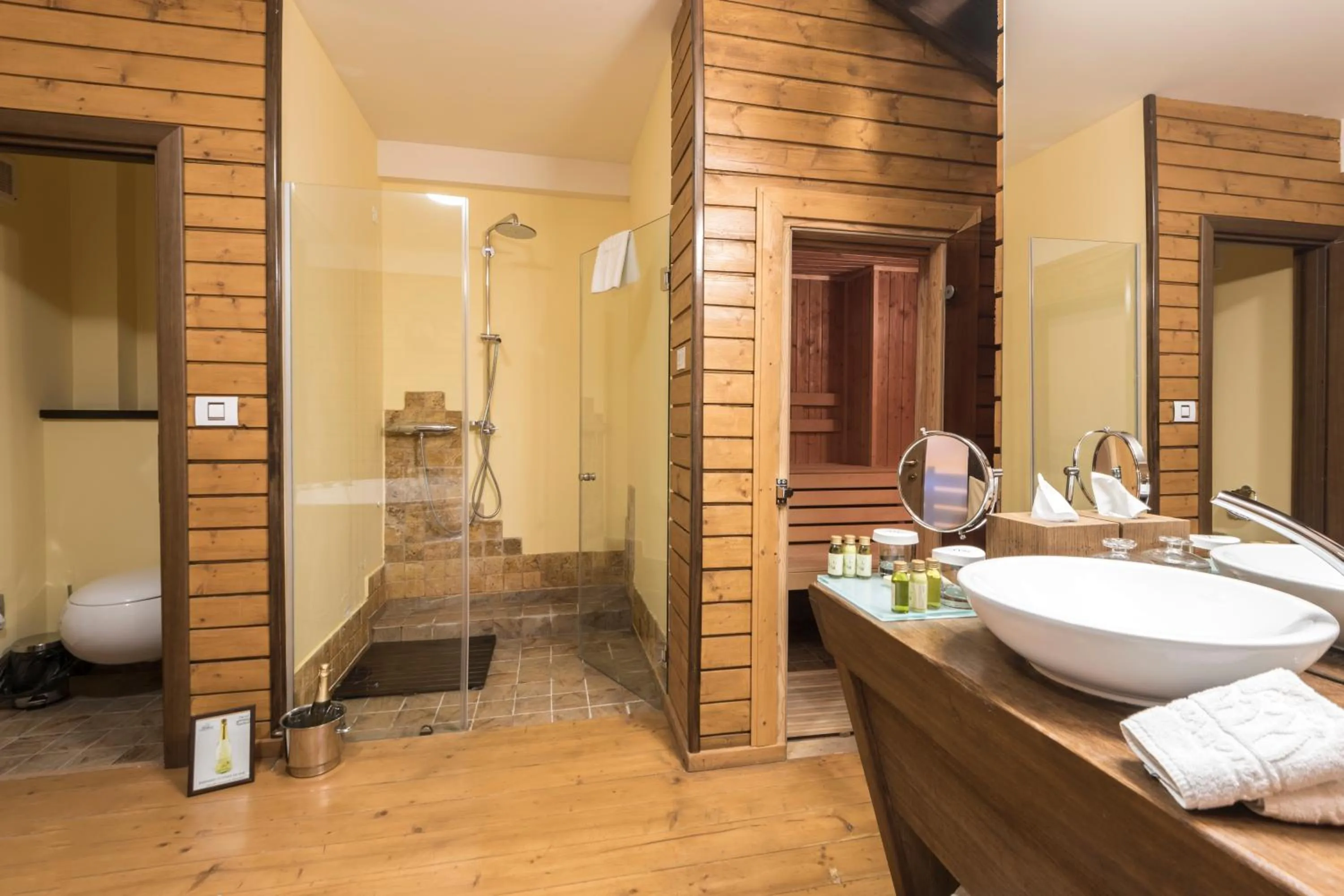 Bathroom in Ioana Boutique Hotel