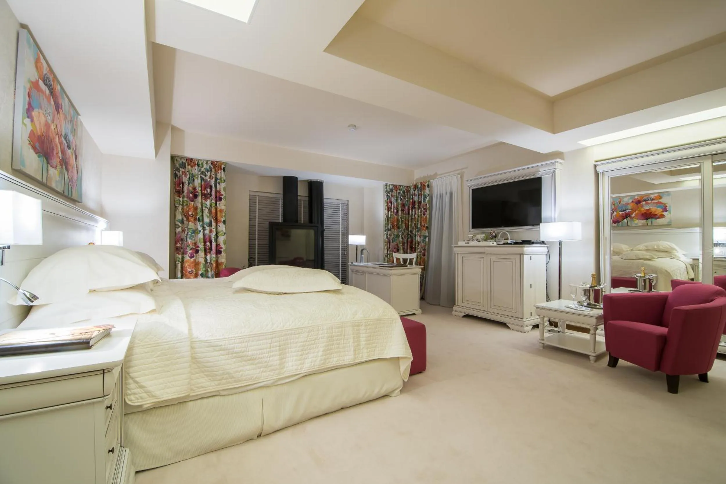 Bedroom, Bed in Ioana Boutique Hotel